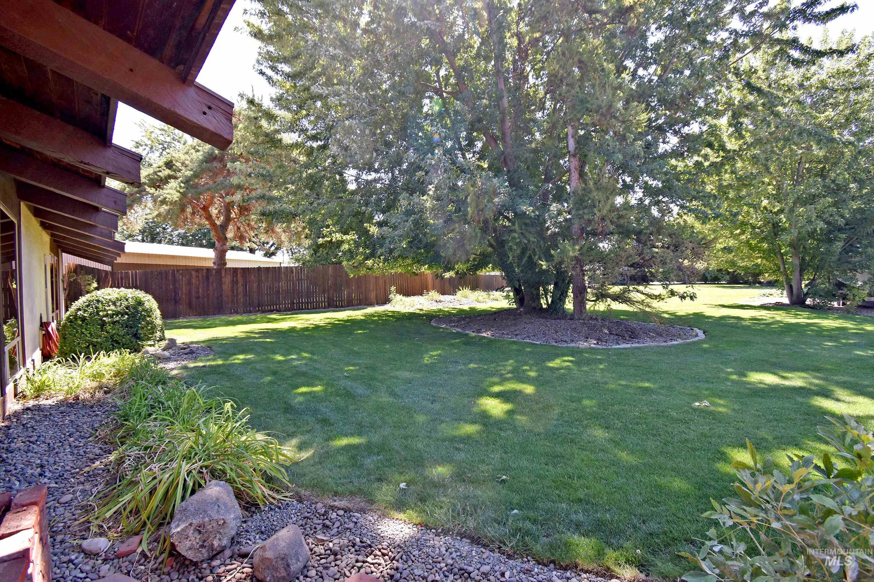 2424 Sunset View Ct, Clarkston, Washington 99403, 3 Bedrooms, 2 Bathrooms, Residential For Sale, Price $525,000,MLS 98957725