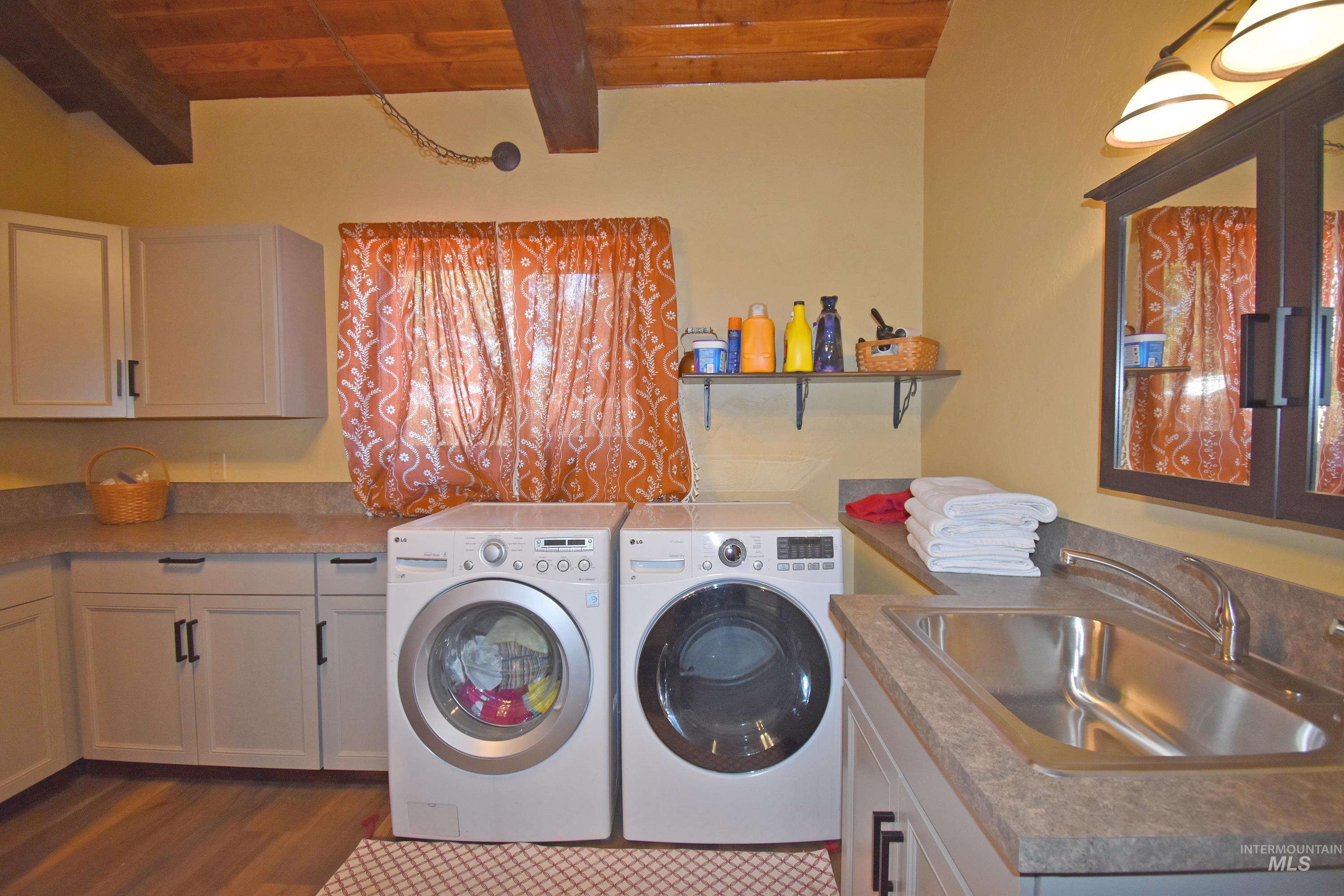 2424 Sunset View Ct, Clarkston, Washington 99403, 3 Bedrooms, 2 Bathrooms, Residential For Sale, Price $459,000,MLS 98957726