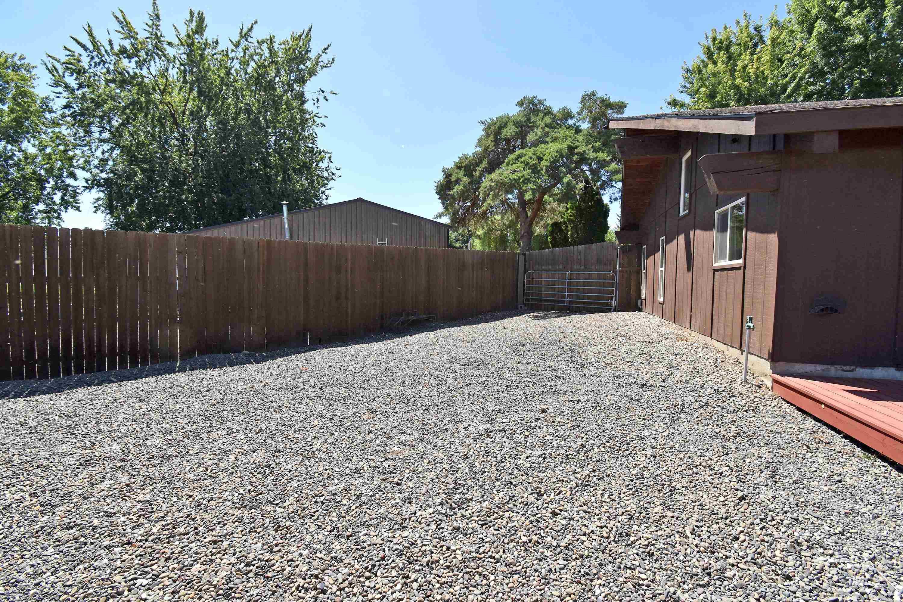 2424 Sunset View Ct, Clarkston, Washington 99403, 3 Bedrooms, 2 Bathrooms, Residential For Sale, Price $459,000,MLS 98957726