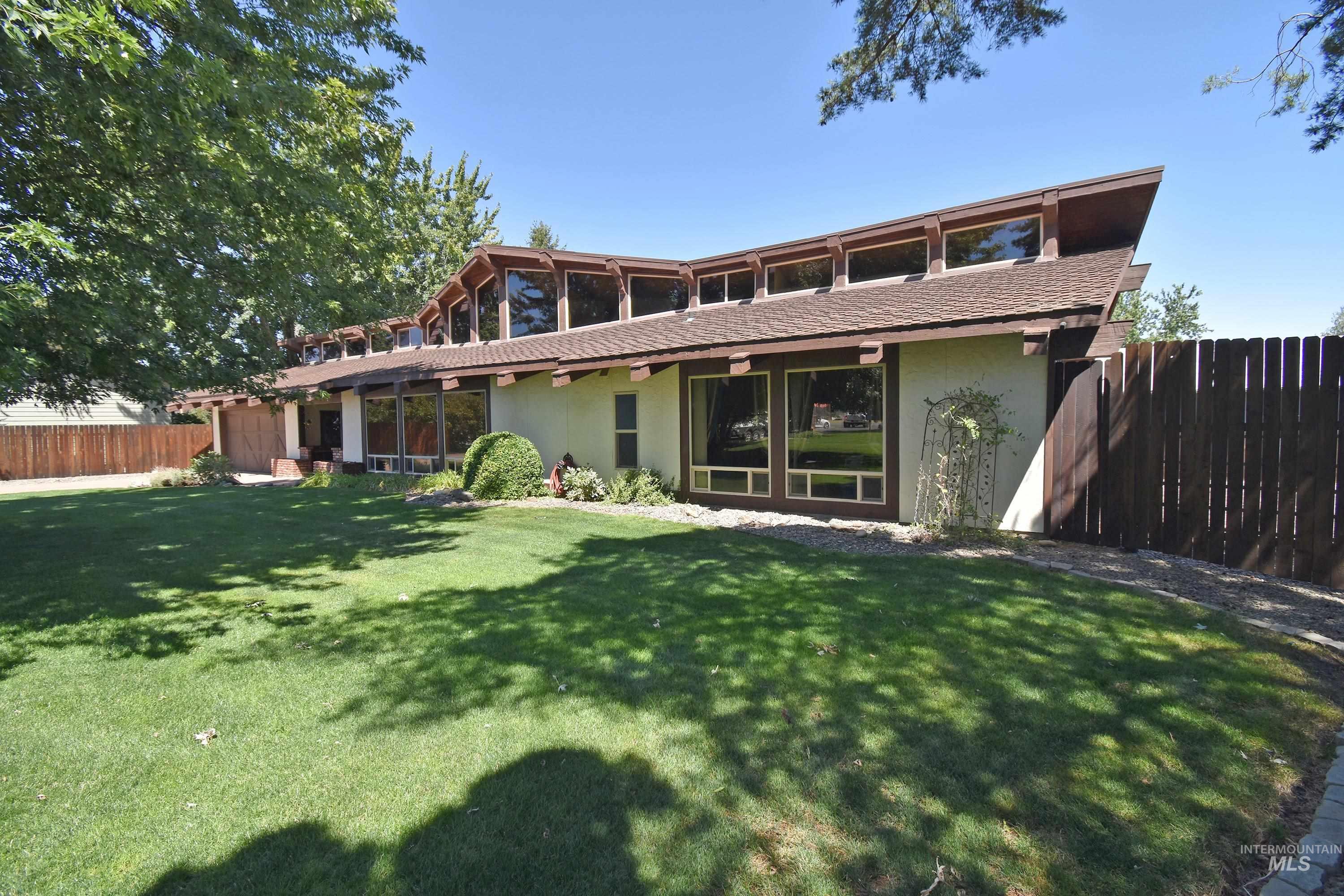 2424 Sunset View Ct, Clarkston, Washington 99403, 3 Bedrooms, 2 Bathrooms, Residential For Sale, Price $459,000,MLS 98957726