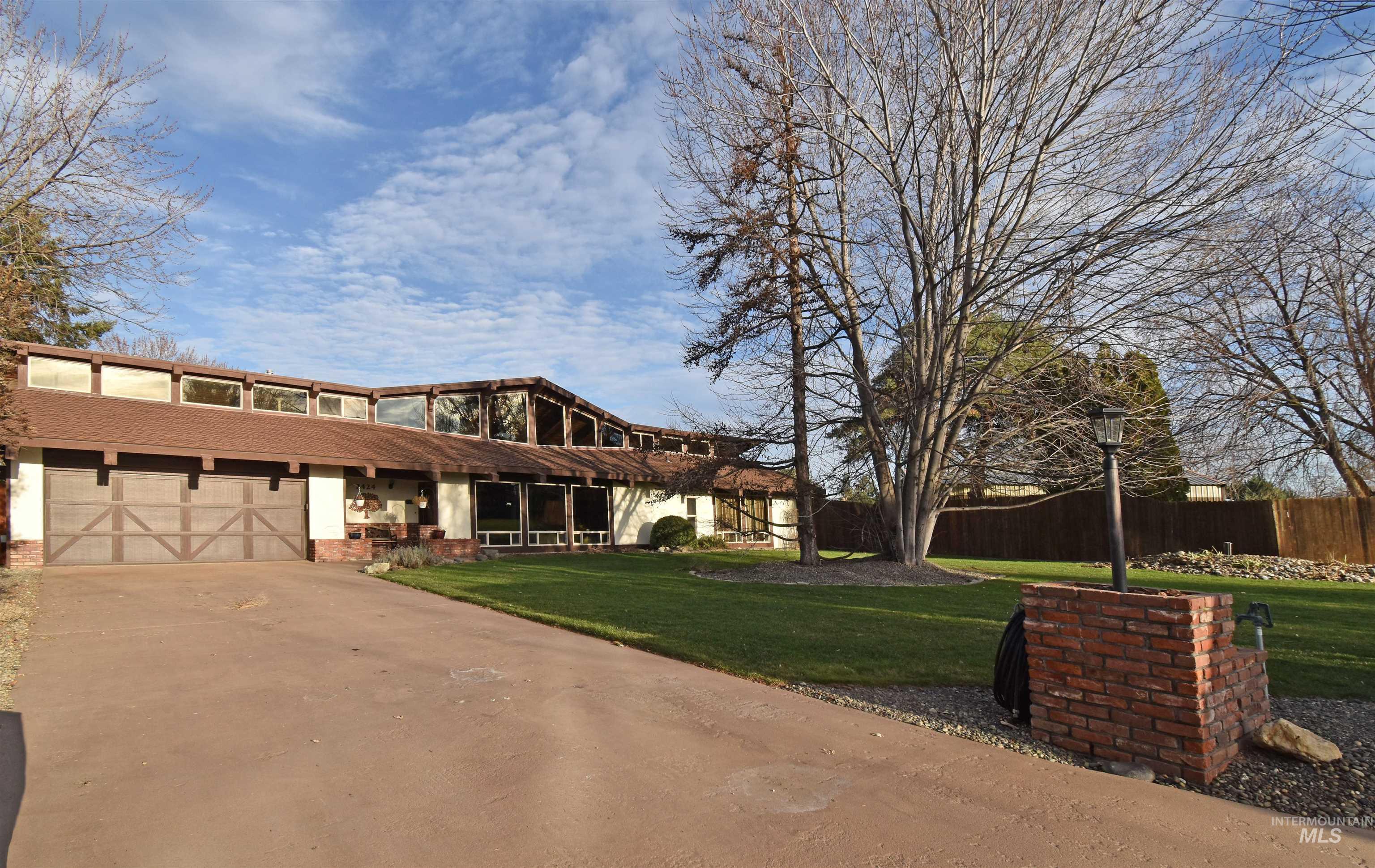 2424 Sunset View Ct, Clarkston, Washington 99403, 3 Bedrooms, 2 Bathrooms, Residential For Sale, Price $459,000,MLS 98957726