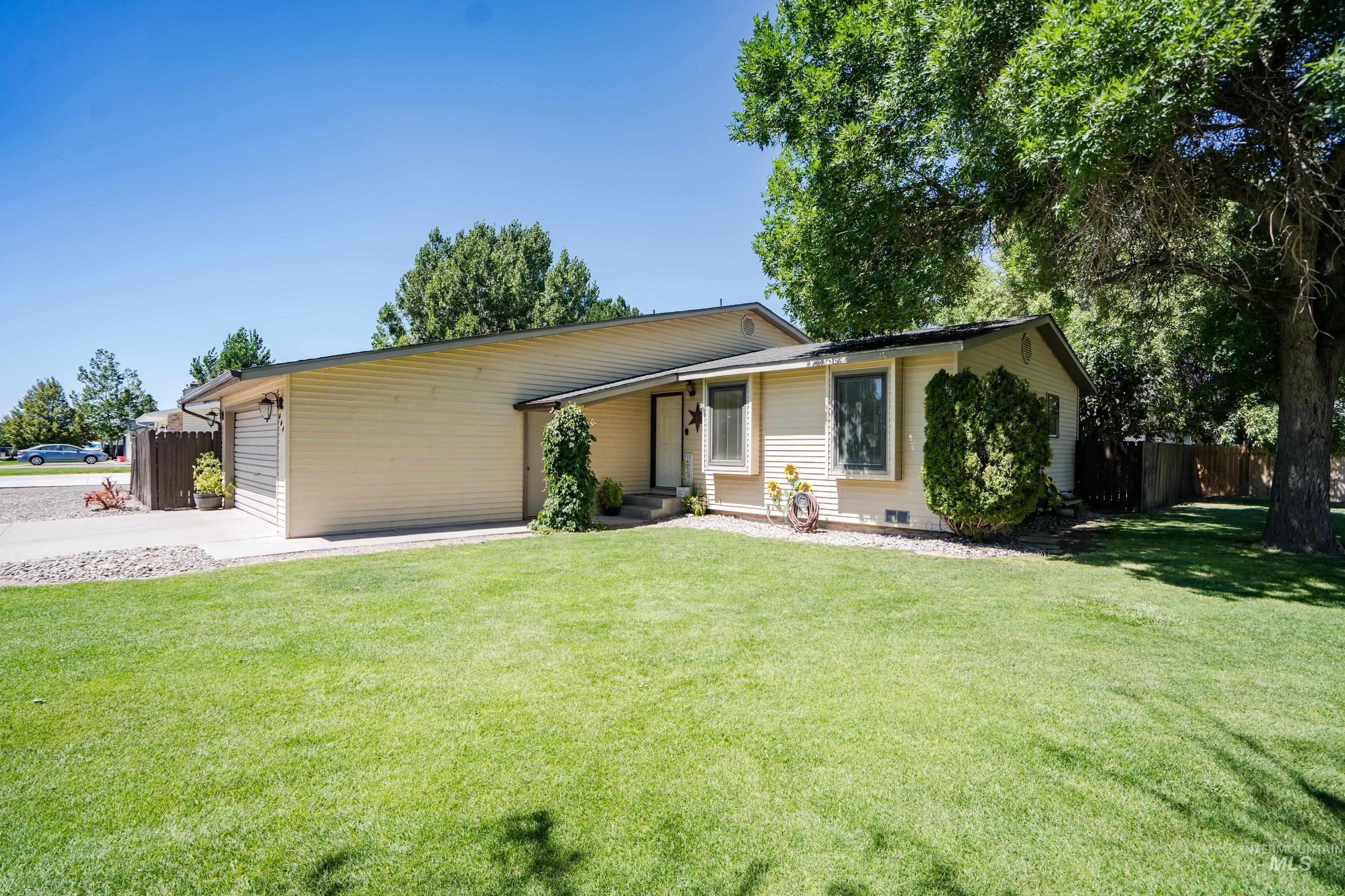 664 Columbine Dr, Paul, Idaho 83347, 4 Bedrooms, 2 Bathrooms, Residential For Sale, Price $343,000,MLS 98957732