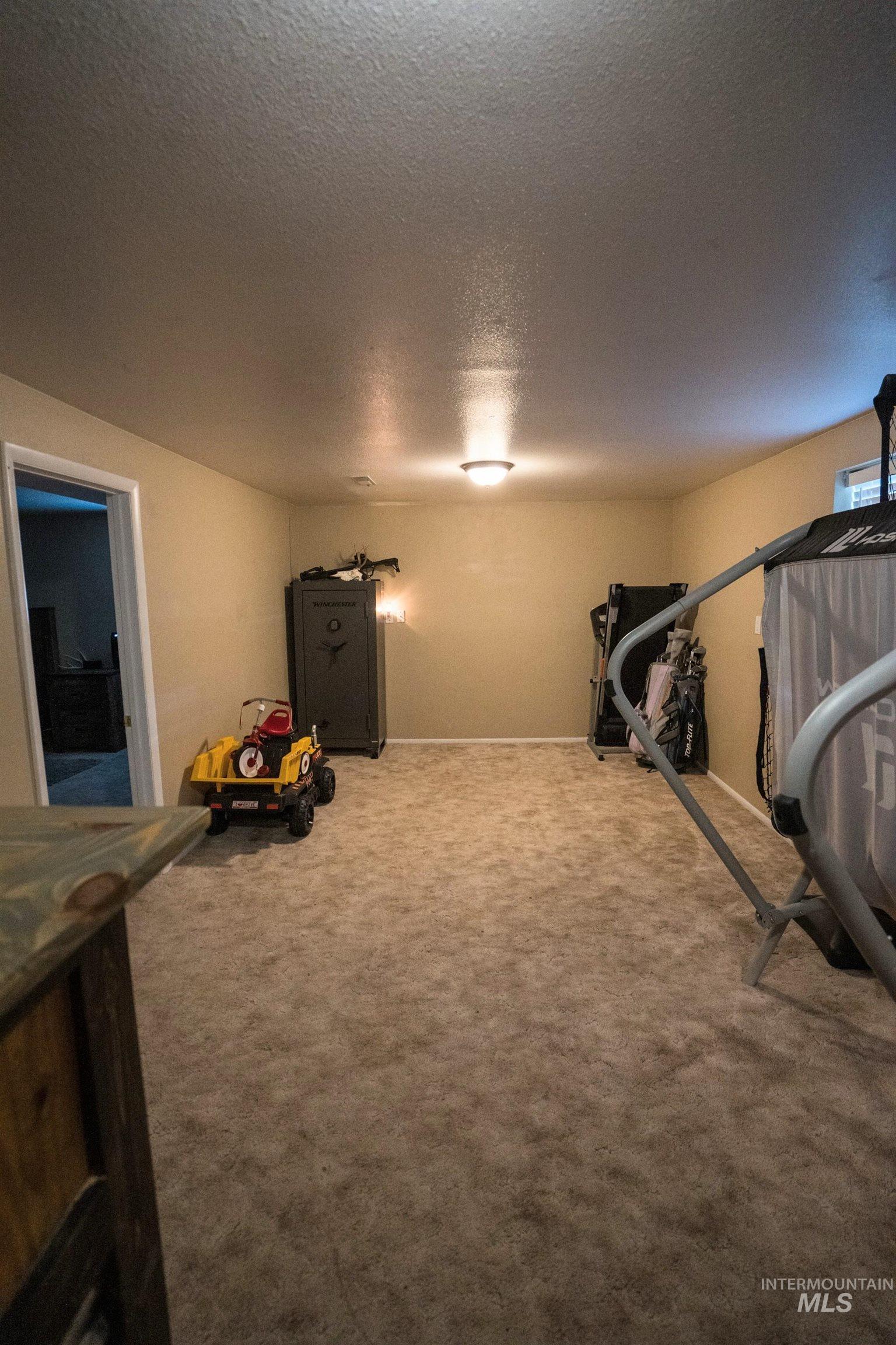 664 Columbine Dr, Paul, Idaho 83347, 4 Bedrooms, 2 Bathrooms, Residential For Sale, Price $343,000,MLS 98957732