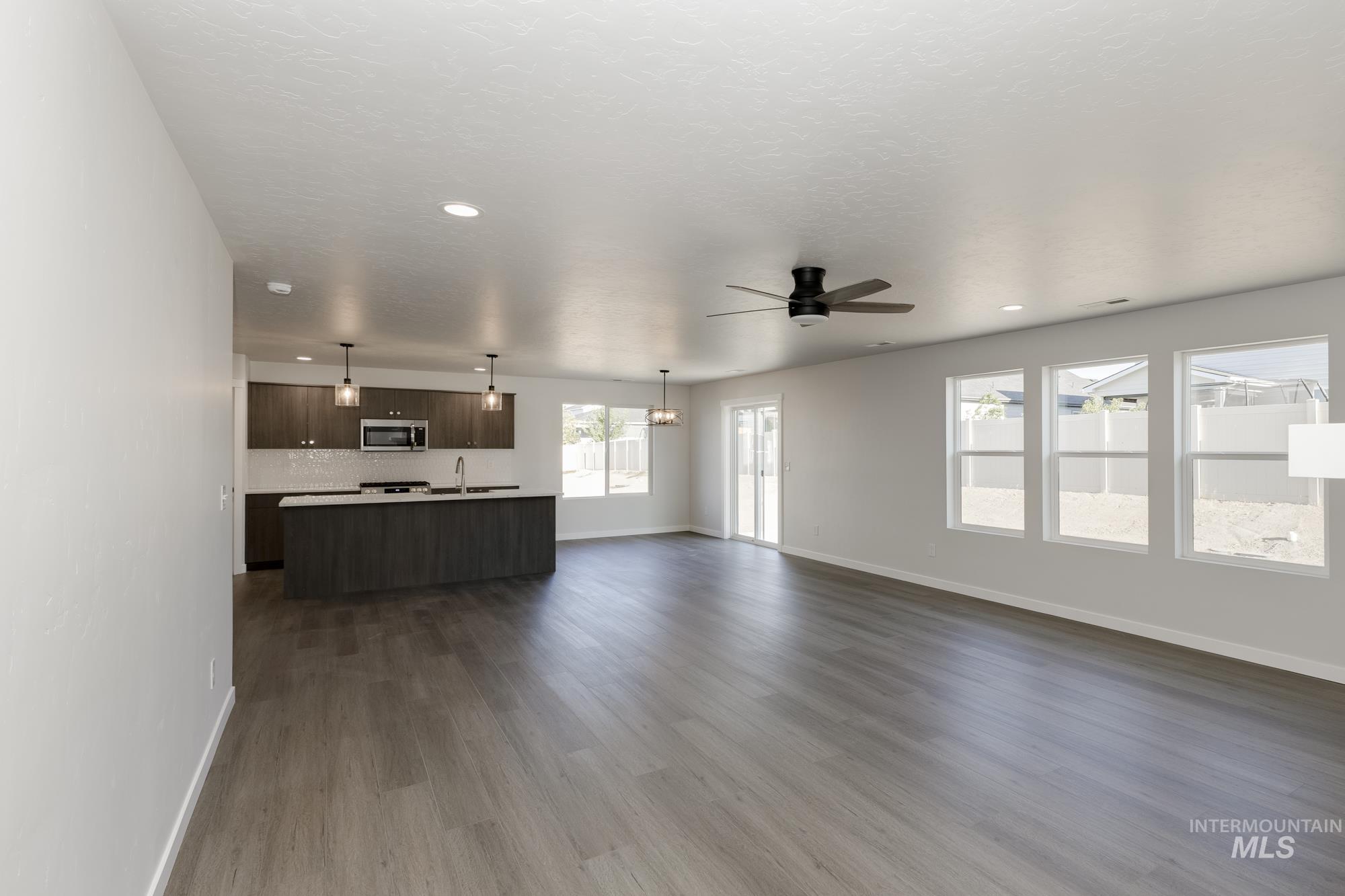 11120 W Teratai St, Star, Idaho 83669, 4 Bedrooms, 3 Bathrooms, Residential For Sale, Price $624,990,MLS 98957746