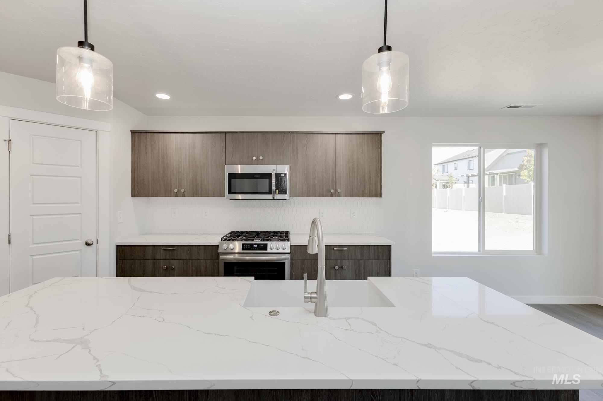 11120 W Teratai St, Star, Idaho 83669, 4 Bedrooms, 3 Bathrooms, Residential For Sale, Price $624,990,MLS 98957746