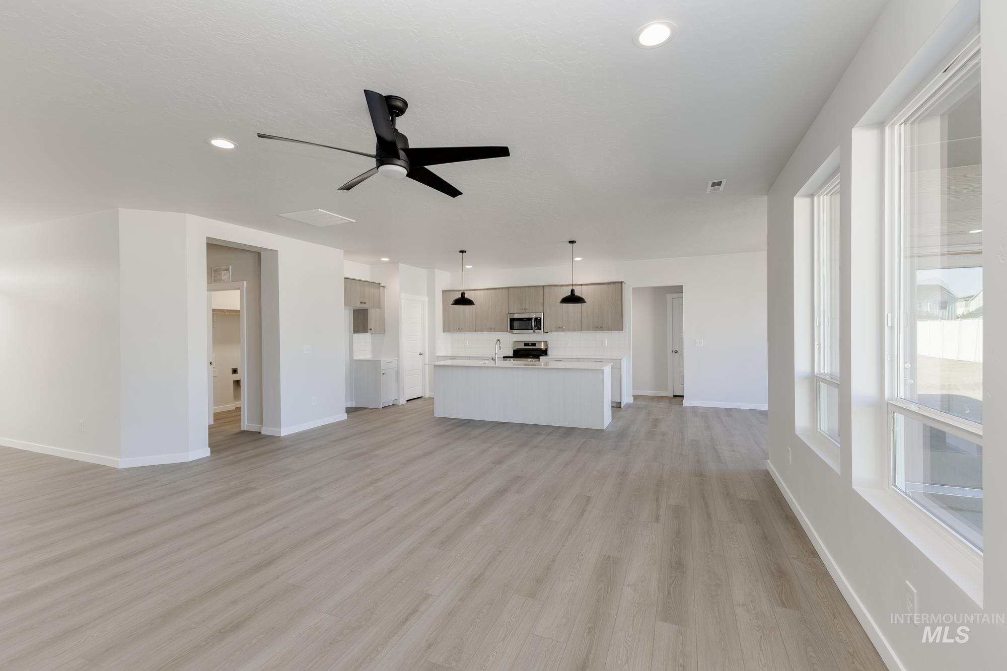 2323 N Carly Ave, Star, Idaho 83669, 4 Bedrooms, 2 Bathrooms, Residential For Sale, Price $559,990,MLS 98957750