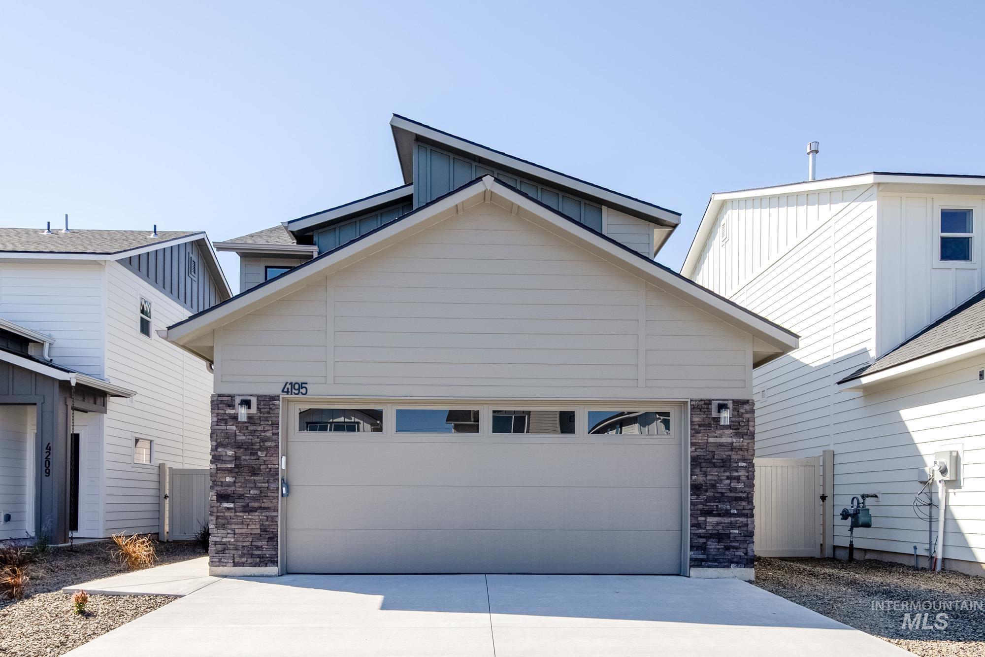 4195 E Woodmurra St, Meridian, Idaho 83642, 3 Bedrooms, 2.5 Bathrooms, Residential For Sale, Price $422,990,MLS 98957768