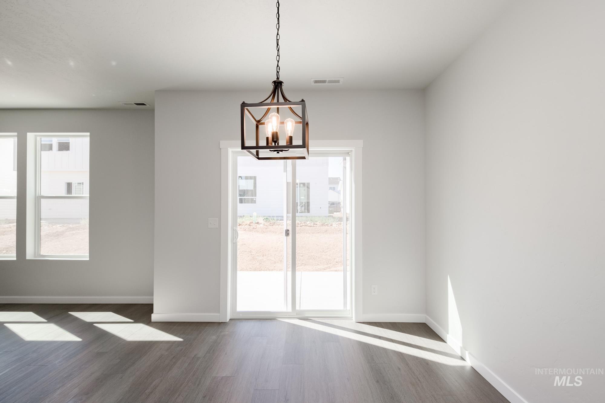 4195 E Woodmurra St, Meridian, Idaho 83642, 3 Bedrooms, 2.5 Bathrooms, Residential For Sale, Price $422,990,MLS 98957768