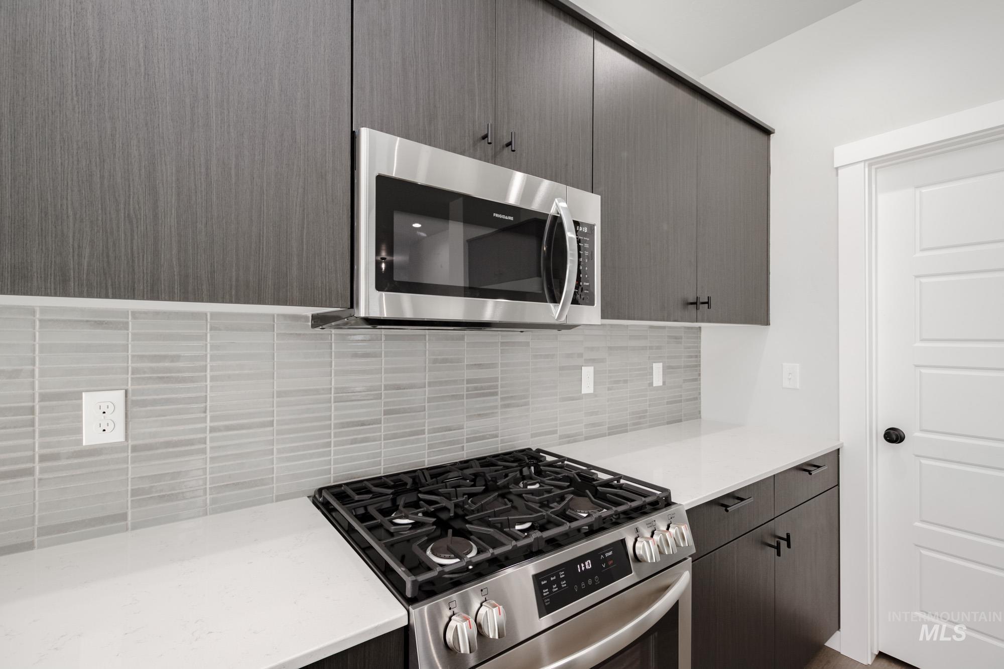 4195 E Woodmurra St, Meridian, Idaho 83642, 3 Bedrooms, 2.5 Bathrooms, Residential For Sale, Price $422,990,MLS 98957768