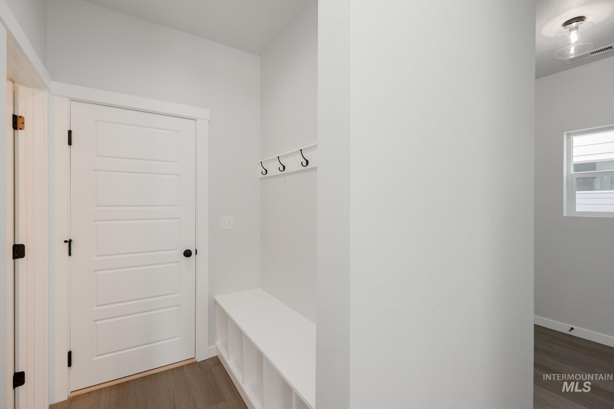 4195 E Woodmurra St, Meridian, Idaho 83642, 3 Bedrooms, 2.5 Bathrooms, Residential For Sale, Price $422,990,MLS 98957768