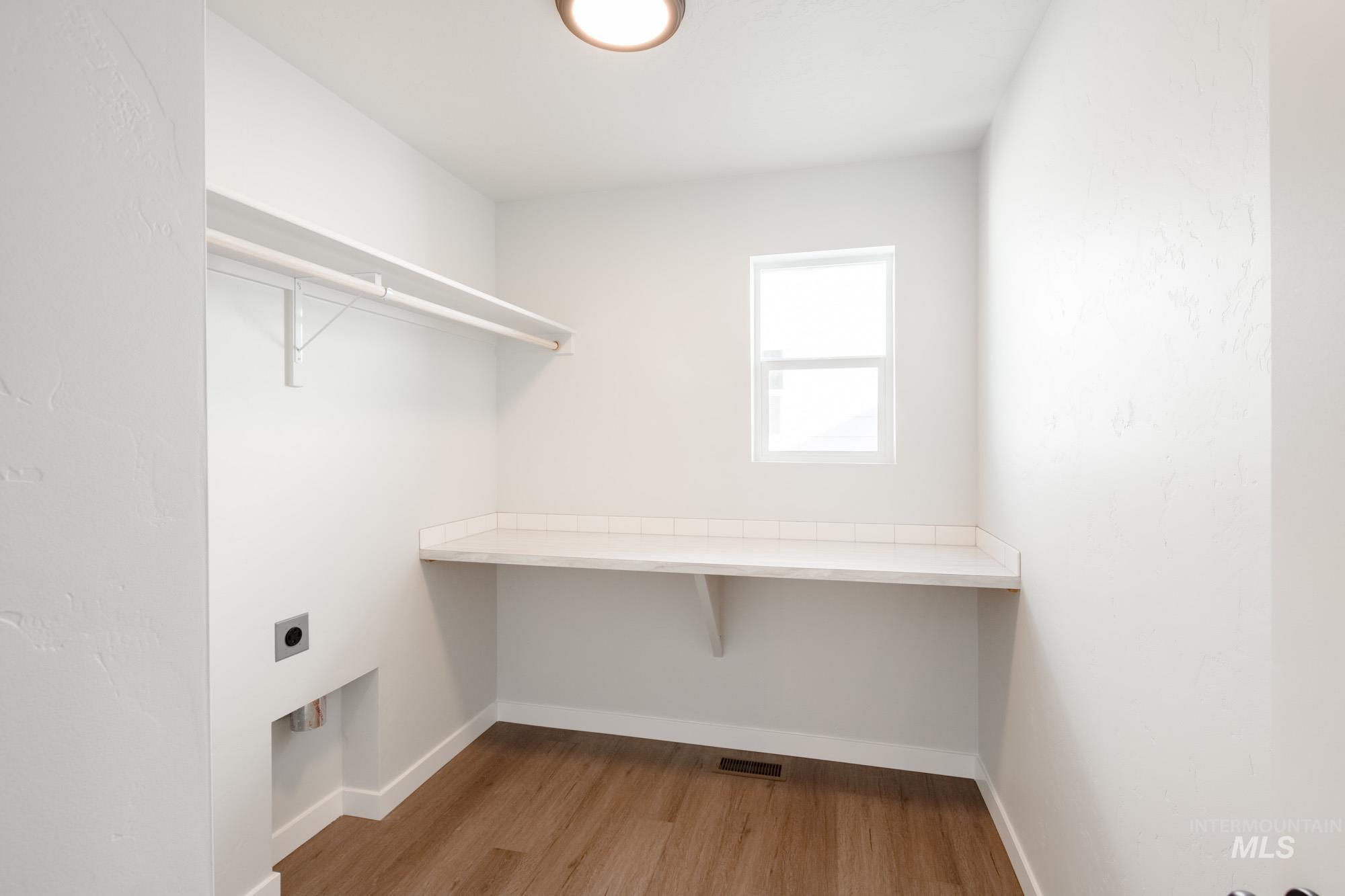 4195 E Woodmurra St, Meridian, Idaho 83642, 3 Bedrooms, 2.5 Bathrooms, Residential For Sale, Price $422,990,MLS 98957768