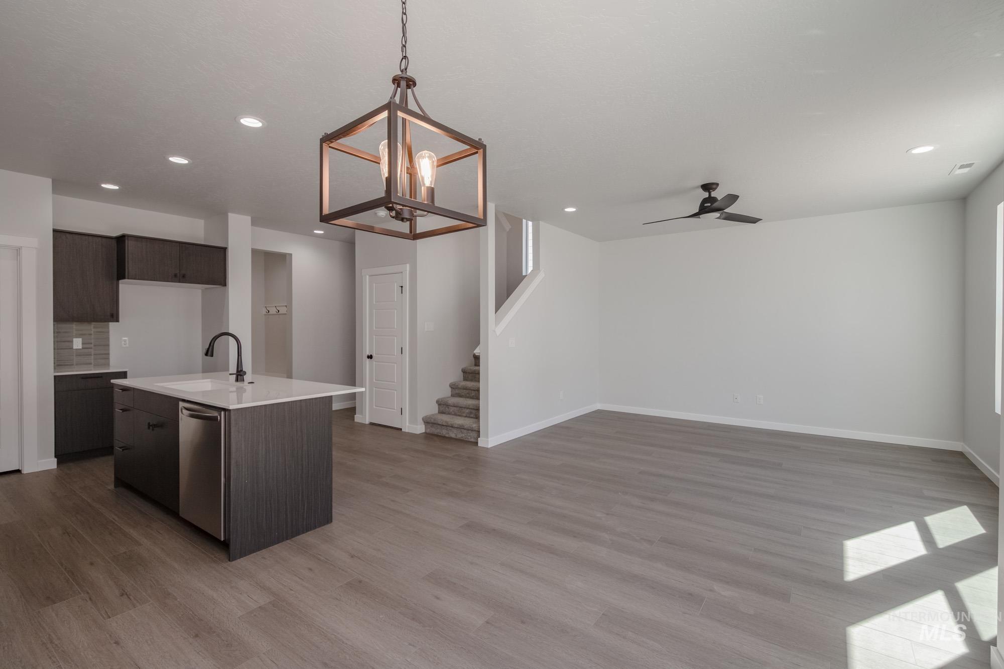 4195 E Woodmurra St, Meridian, Idaho 83642, 3 Bedrooms, 2.5 Bathrooms, Residential For Sale, Price $422,990,MLS 98957768