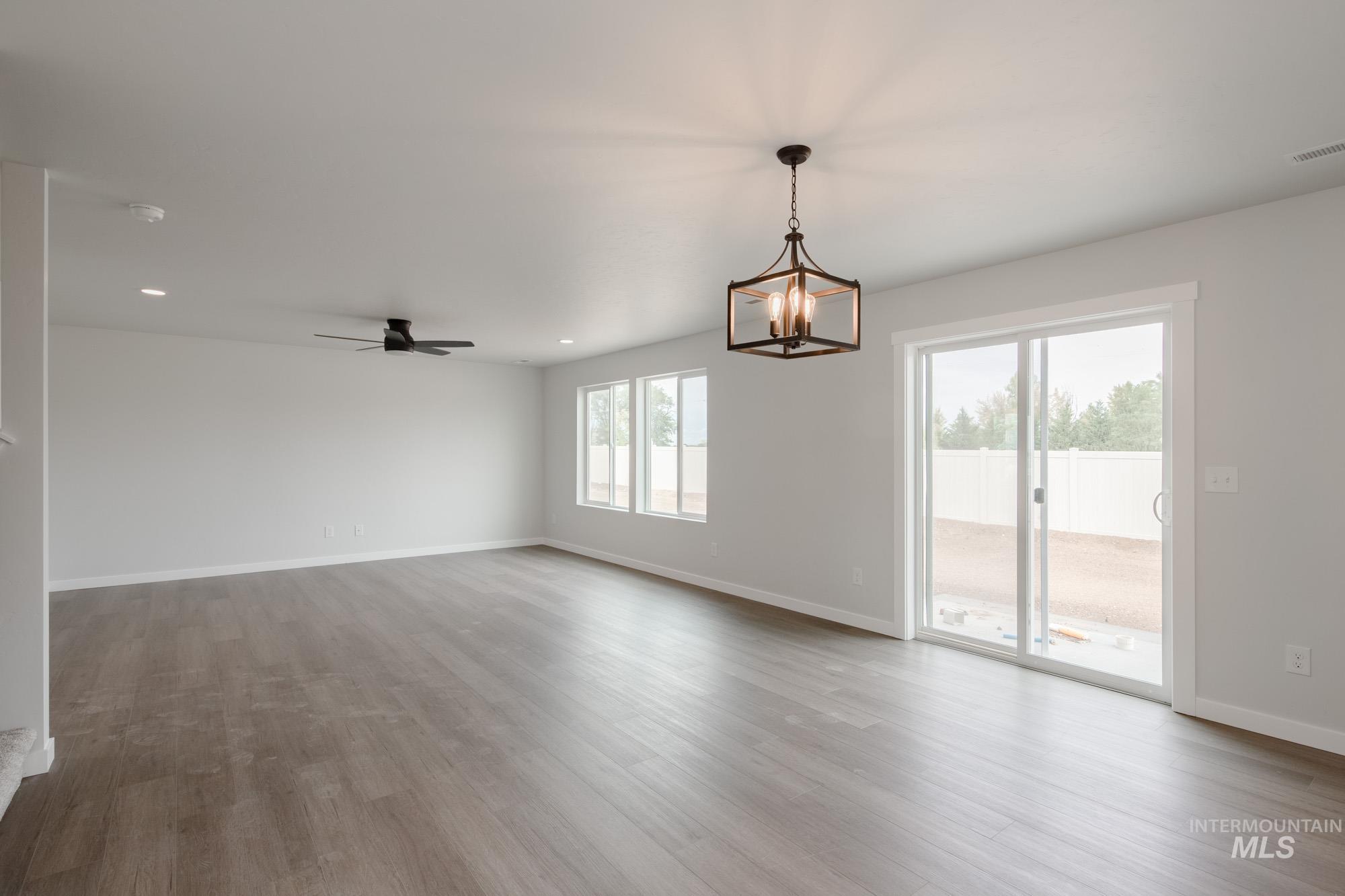 986 W Cub River Dr, Meridian, Idaho 83642, 4 Bedrooms, 2.5 Bathrooms, Residential For Sale, Price $489,990,MLS 98957775