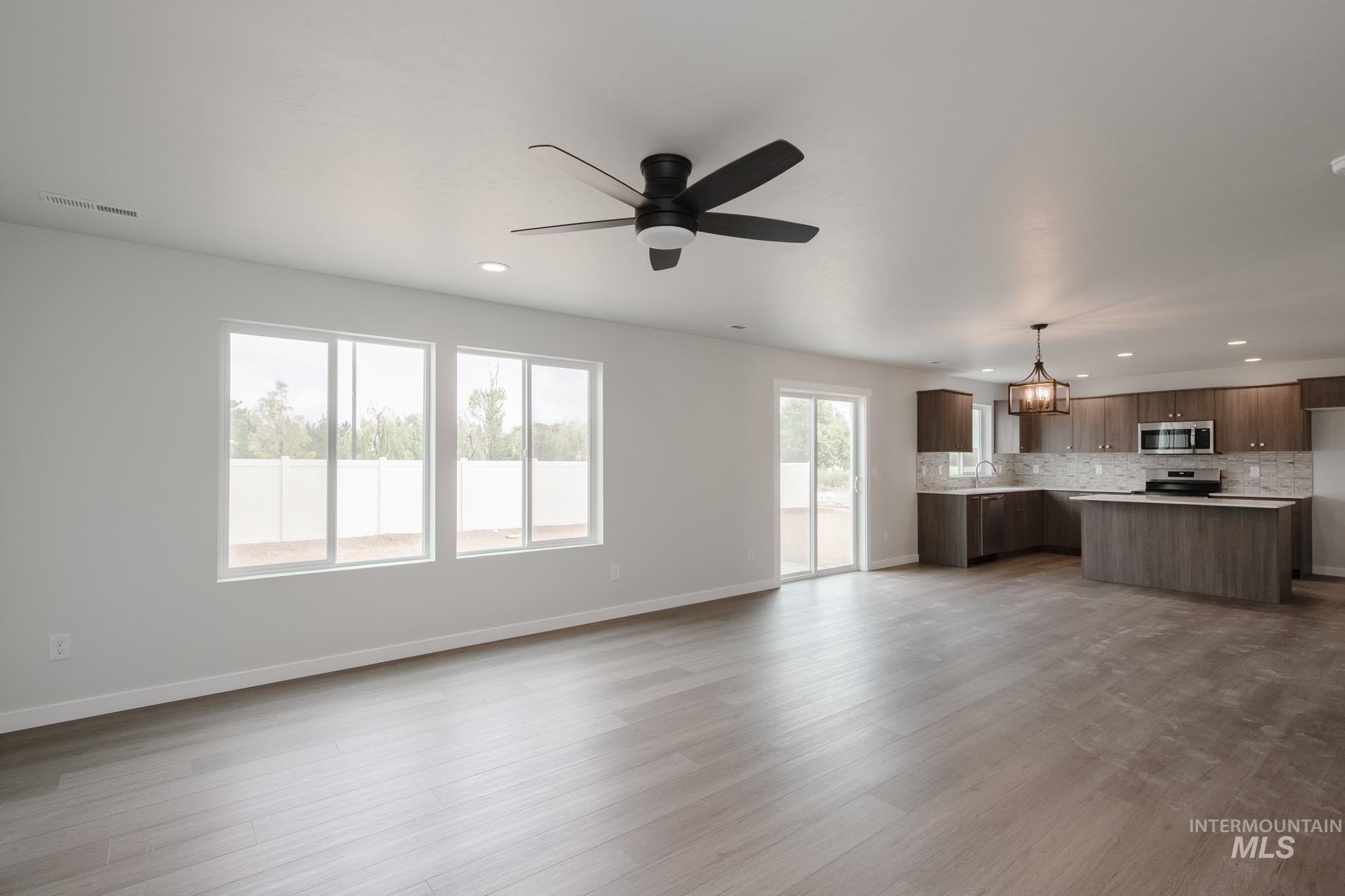 986 W Cub River Dr, Meridian, Idaho 83642, 4 Bedrooms, 2.5 Bathrooms, Residential For Sale, Price $489,990,MLS 98957775