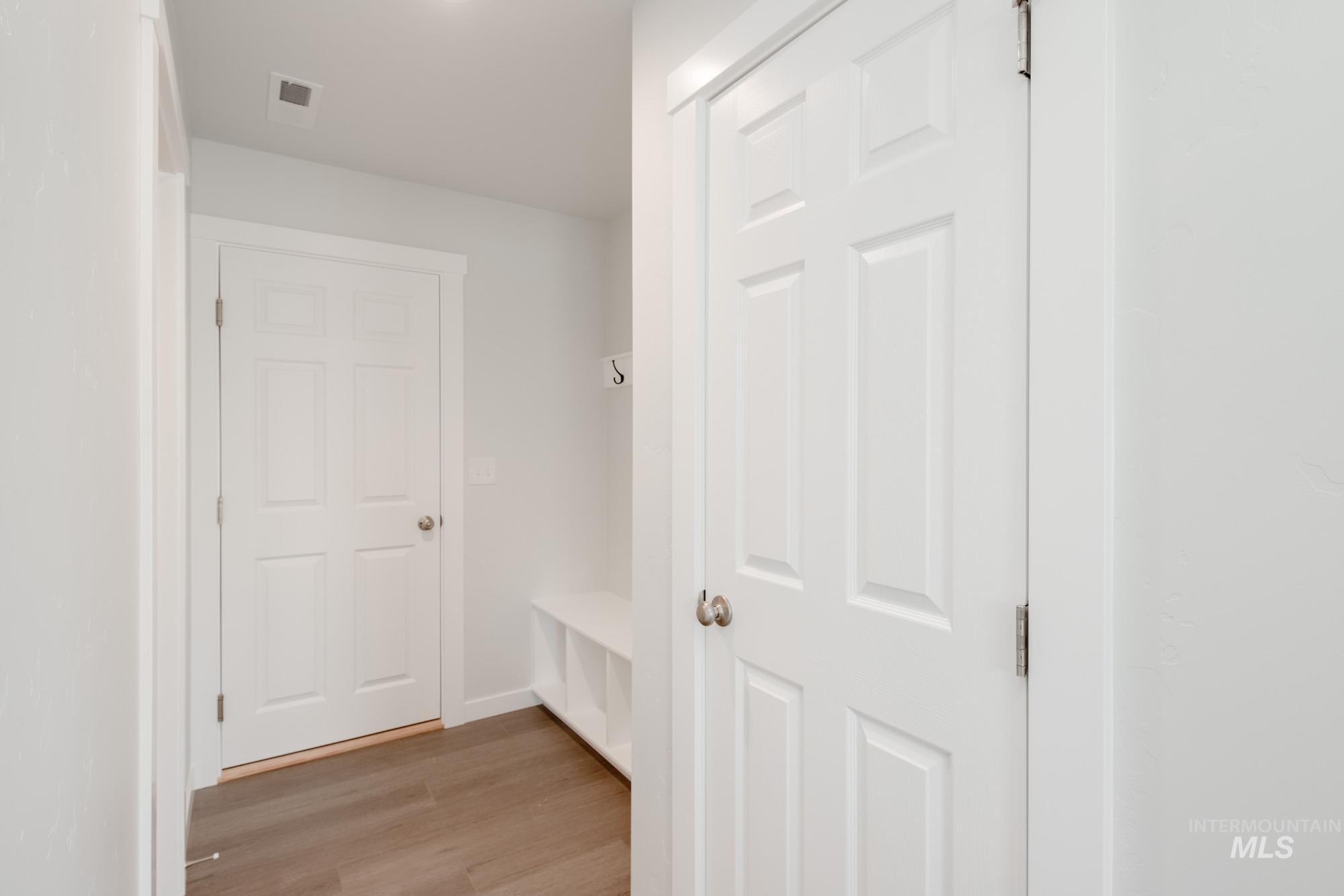 986 W Cub River Dr, Meridian, Idaho 83642, 4 Bedrooms, 2.5 Bathrooms, Residential For Sale, Price $489,990,MLS 98957775