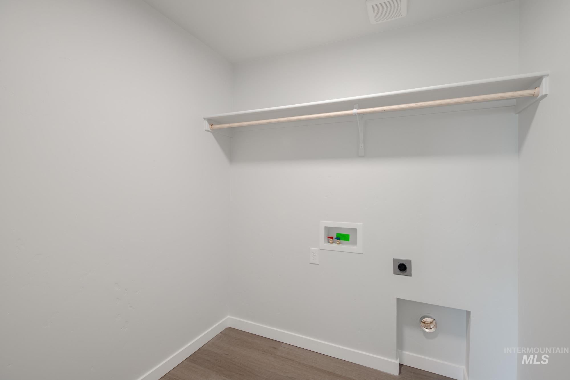 986 W Cub River Dr, Meridian, Idaho 83642, 4 Bedrooms, 2.5 Bathrooms, Residential For Sale, Price $489,990,MLS 98957775