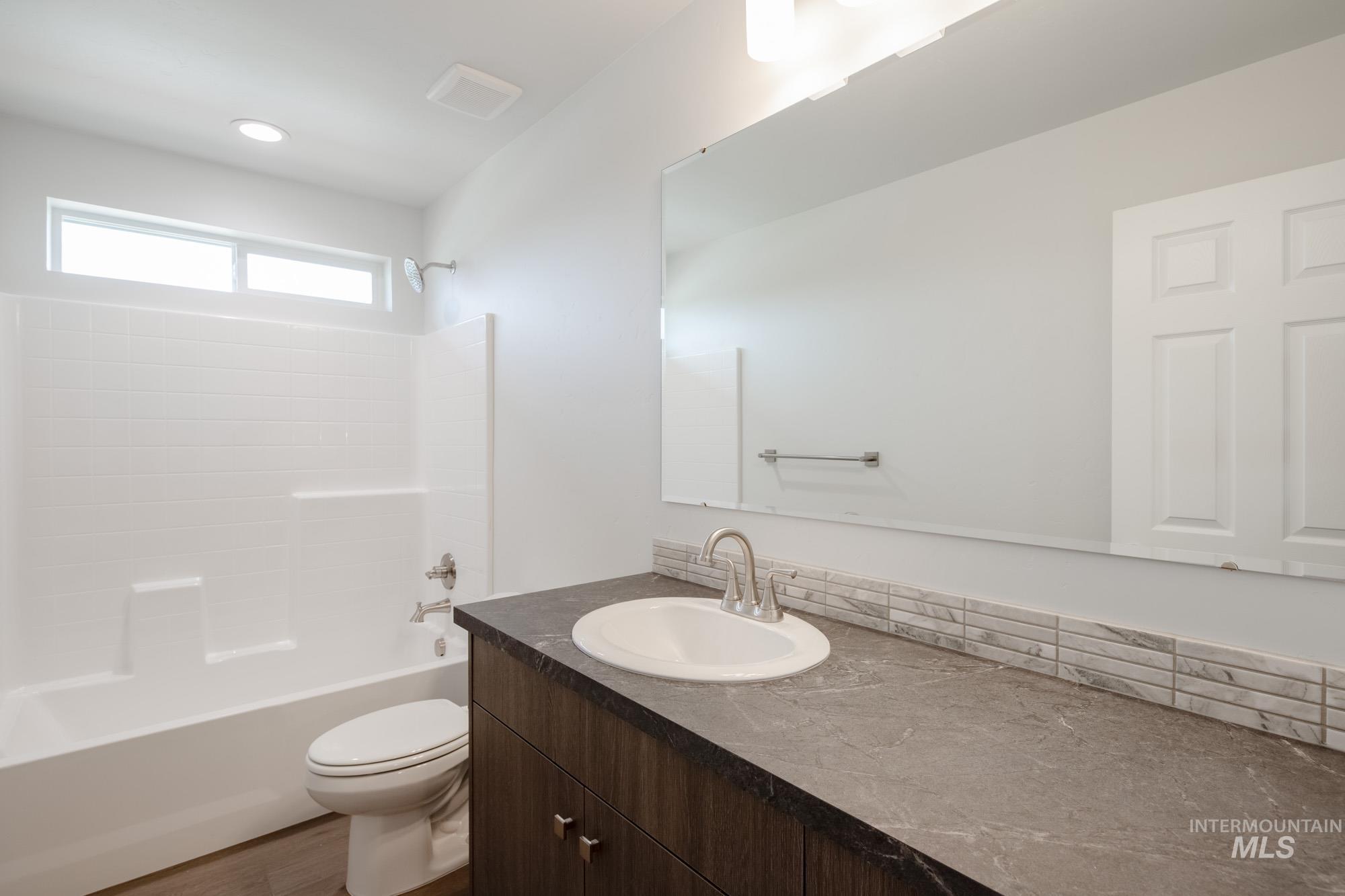 986 W Cub River Dr, Meridian, Idaho 83642, 4 Bedrooms, 2.5 Bathrooms, Residential For Sale, Price $489,990,MLS 98957775