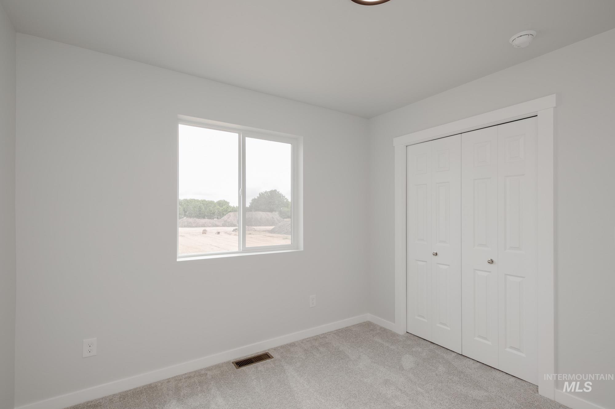 986 W Cub River Dr, Meridian, Idaho 83642, 4 Bedrooms, 2.5 Bathrooms, Residential For Sale, Price $489,990,MLS 98957775