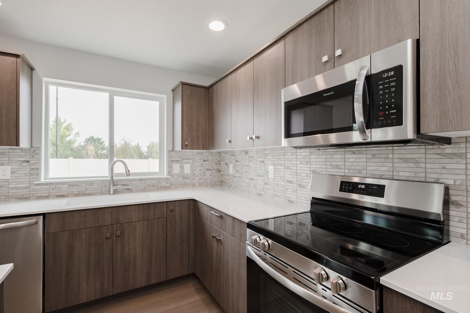 986 W Cub River Dr, Meridian, Idaho 83642, 4 Bedrooms, 2.5 Bathrooms, Residential For Sale, Price $489,990,MLS 98957775