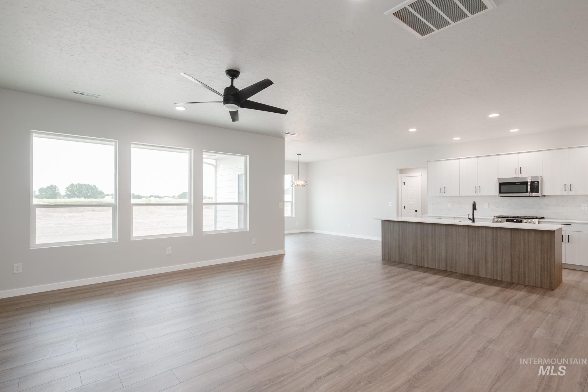 16834 Carlin Ave, Caldwell, Idaho 83607, 4 Bedrooms, 2 Bathrooms, Residential For Sale, Price $465,990,MLS 98957779