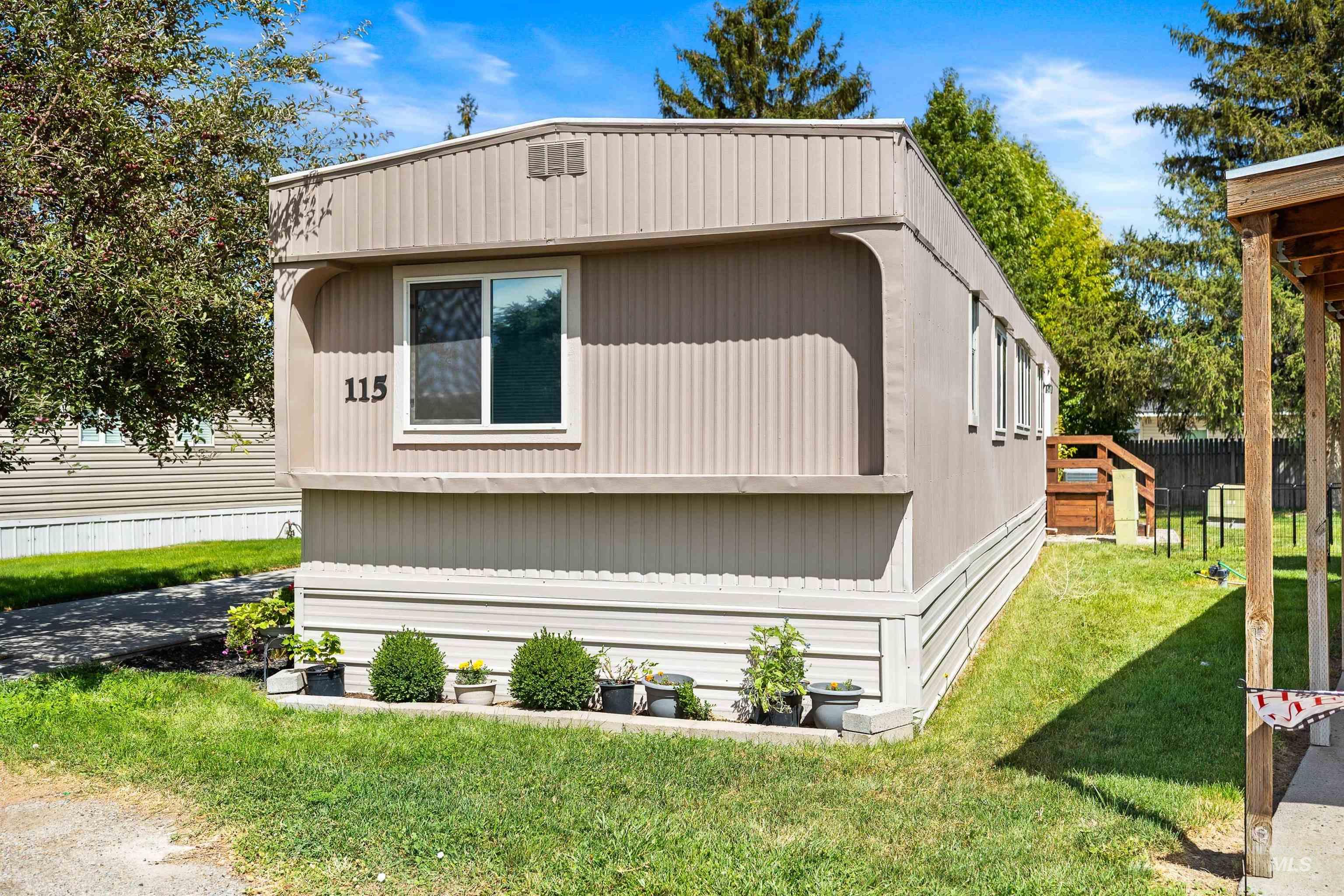 198 South Hills Rd #115, Twin Falls, Idaho 83301, 3 Bedrooms, 2 Bathrooms, Residential For Sale, Price $85,900,MLS 98957793