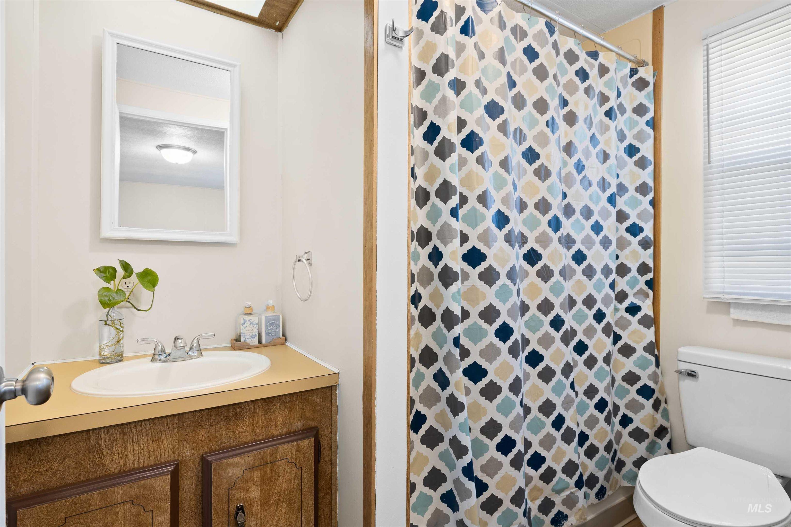 198 South Hills Rd #115, Twin Falls, Idaho 83301, 3 Bedrooms, 2 Bathrooms, Residential For Sale, Price $85,900,MLS 98957793