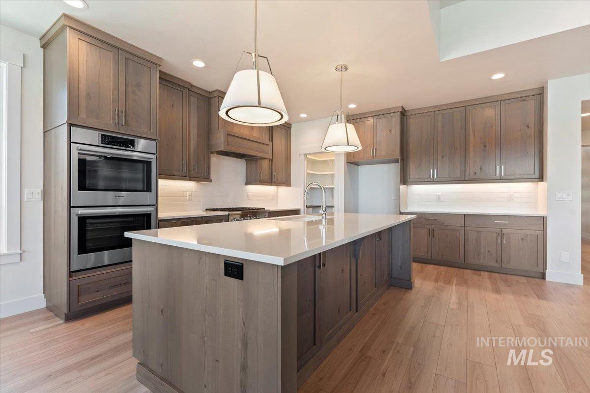 1122 W Tida, Meridian, Idaho 83646, 3 Bedrooms, 2 Bathrooms, Residential For Sale, Price $737,519,MLS 98957799