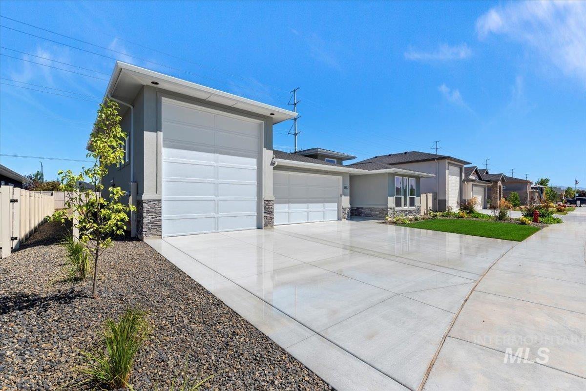 1122 W Tida, Meridian, Idaho 83646, 3 Bedrooms, 2 Bathrooms, Residential For Sale, Price $737,519,MLS 98957799