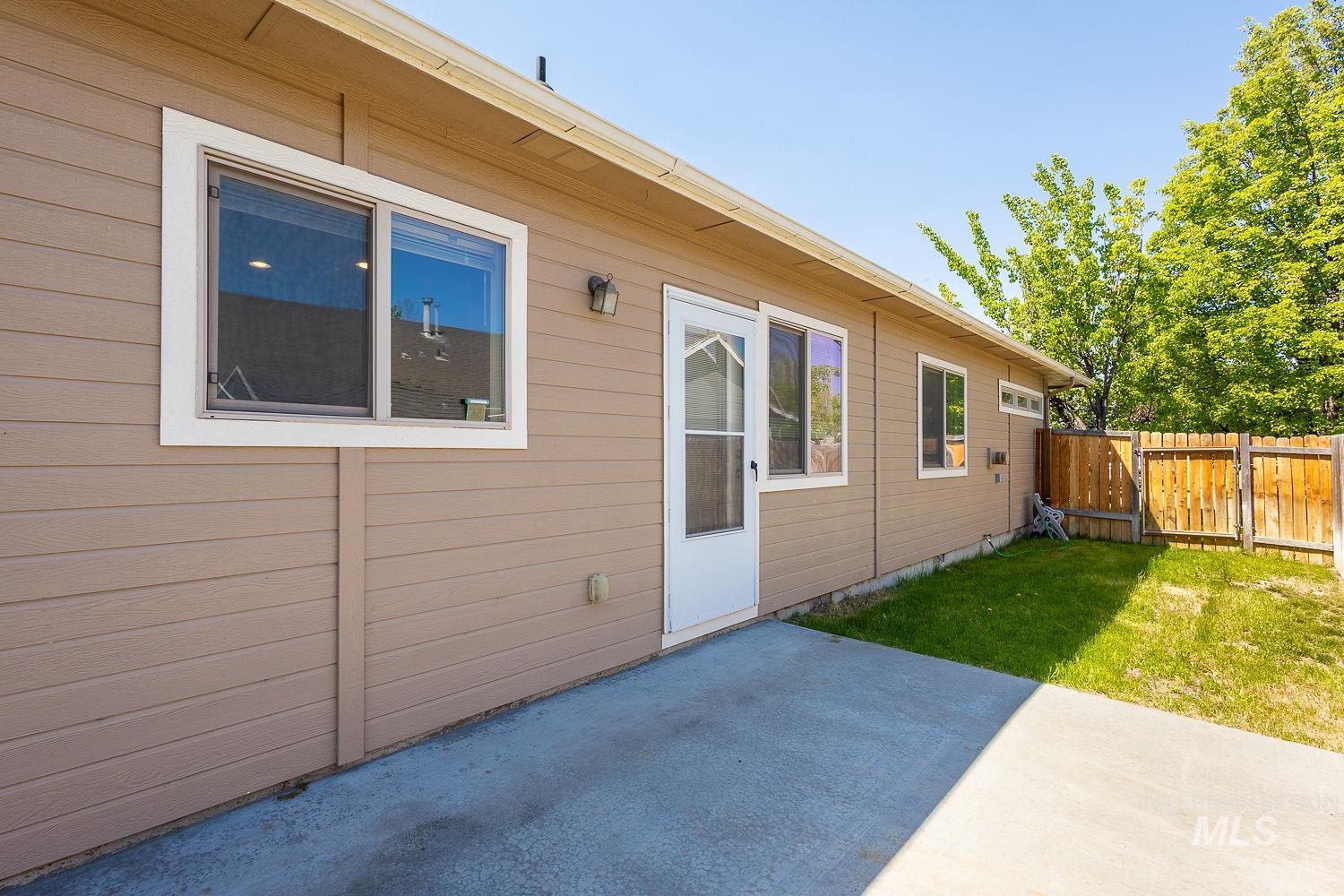 1102 N Little Camas Ave, Star, Idaho 83669, 3 Bedrooms, 2 Bathrooms, Residential For Sale, Price $455,000,MLS 98957802