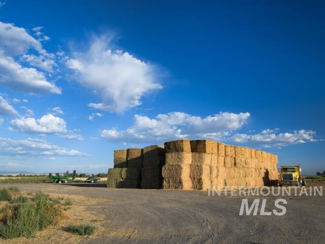 6891 W 2000 S, Rexburg, Idaho 83440, 3 Bedrooms, 2 Bathrooms, Farm & Ranch For Sale, Price $17,275,500, 98957804
