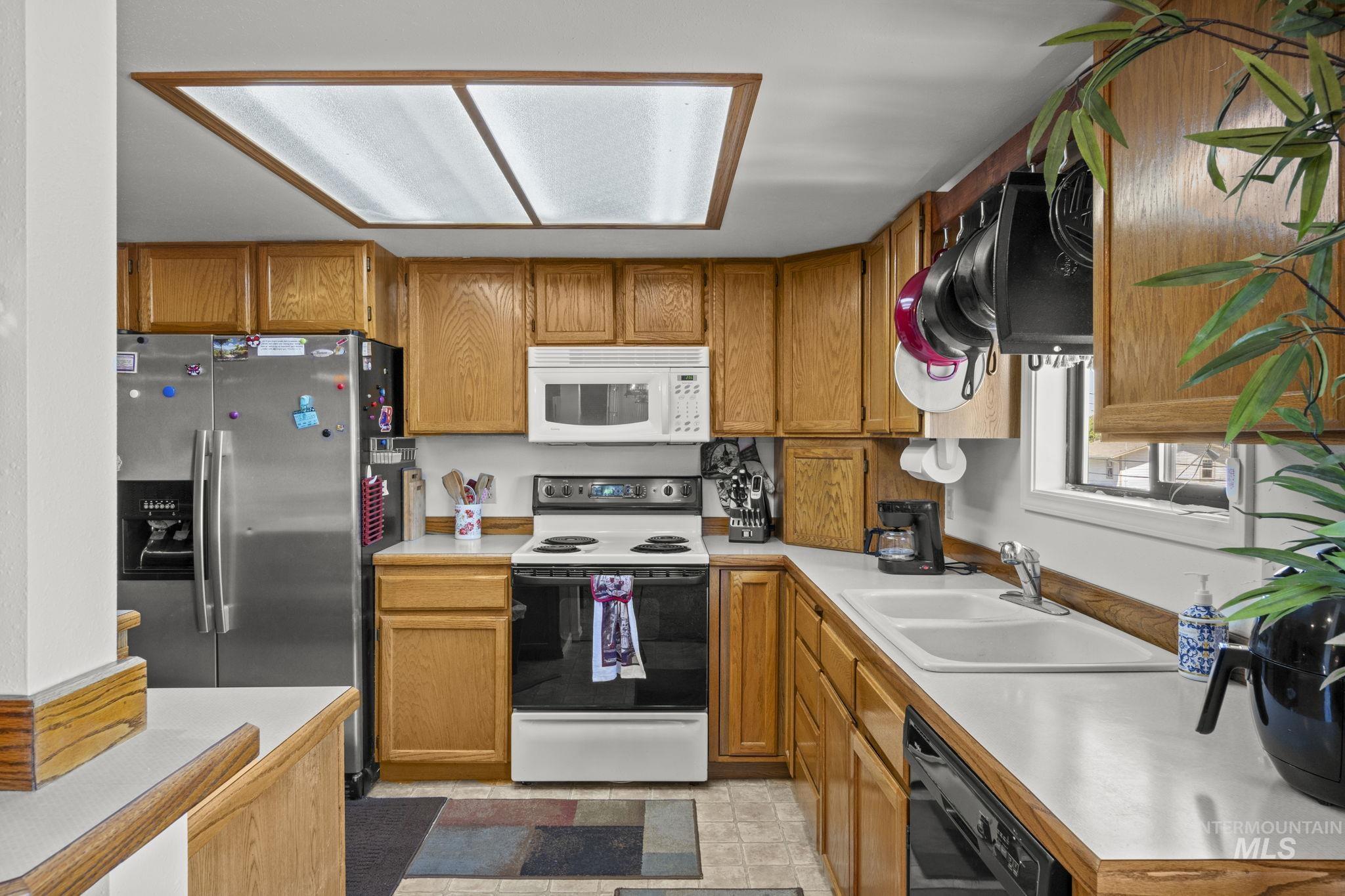 355 Elm Street North #A-7, Twin Falls, Idaho 83301, 3 Bedrooms, 2 Bathrooms, Residential For Sale, Price $250,000, 98957823