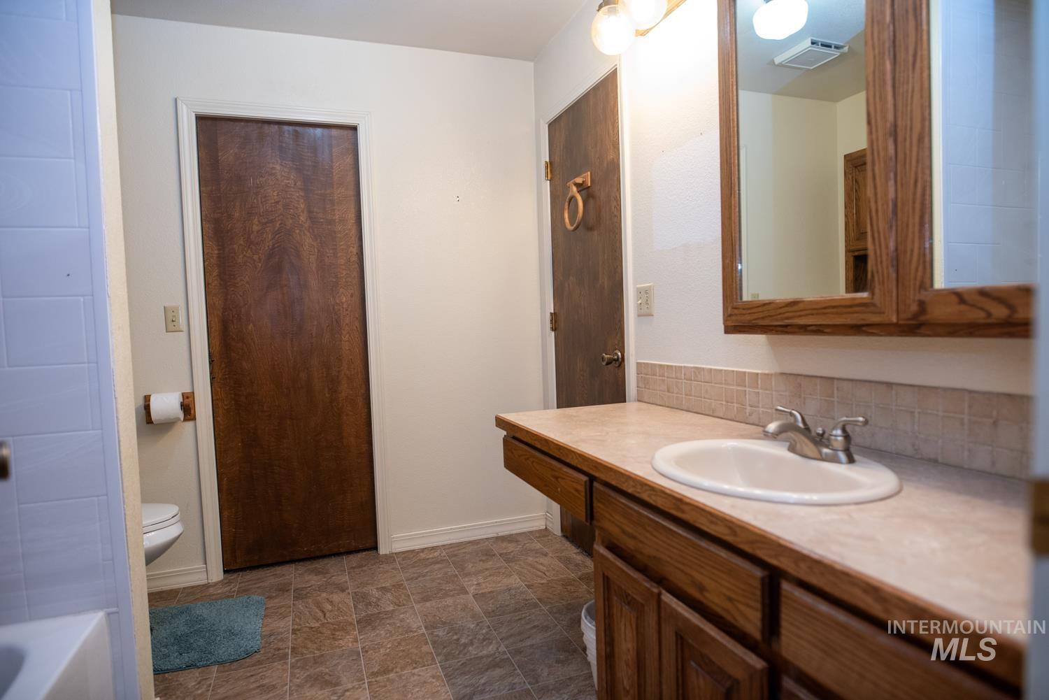 5940 SE 4th Ave, New Plymouth, Idaho 83655, 3 Bedrooms, 2 Bathrooms, Residential For Sale, Price $1,175,000,MLS 98957831