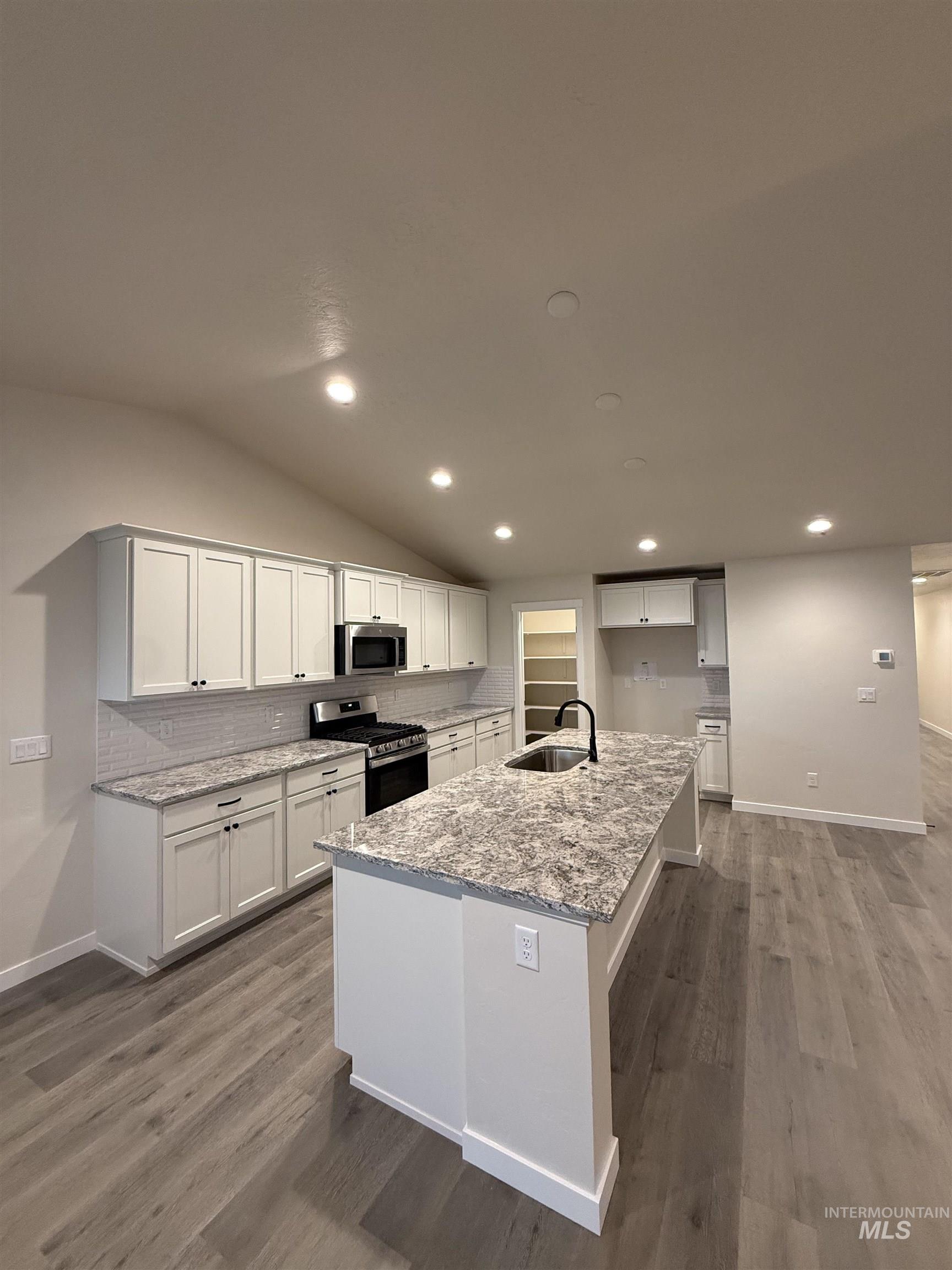 17187 N Sancho Way, Nampa, Idaho 83687, 3 Bedrooms, 2 Bathrooms, Residential For Sale, Price $479,974,MLS 98957836