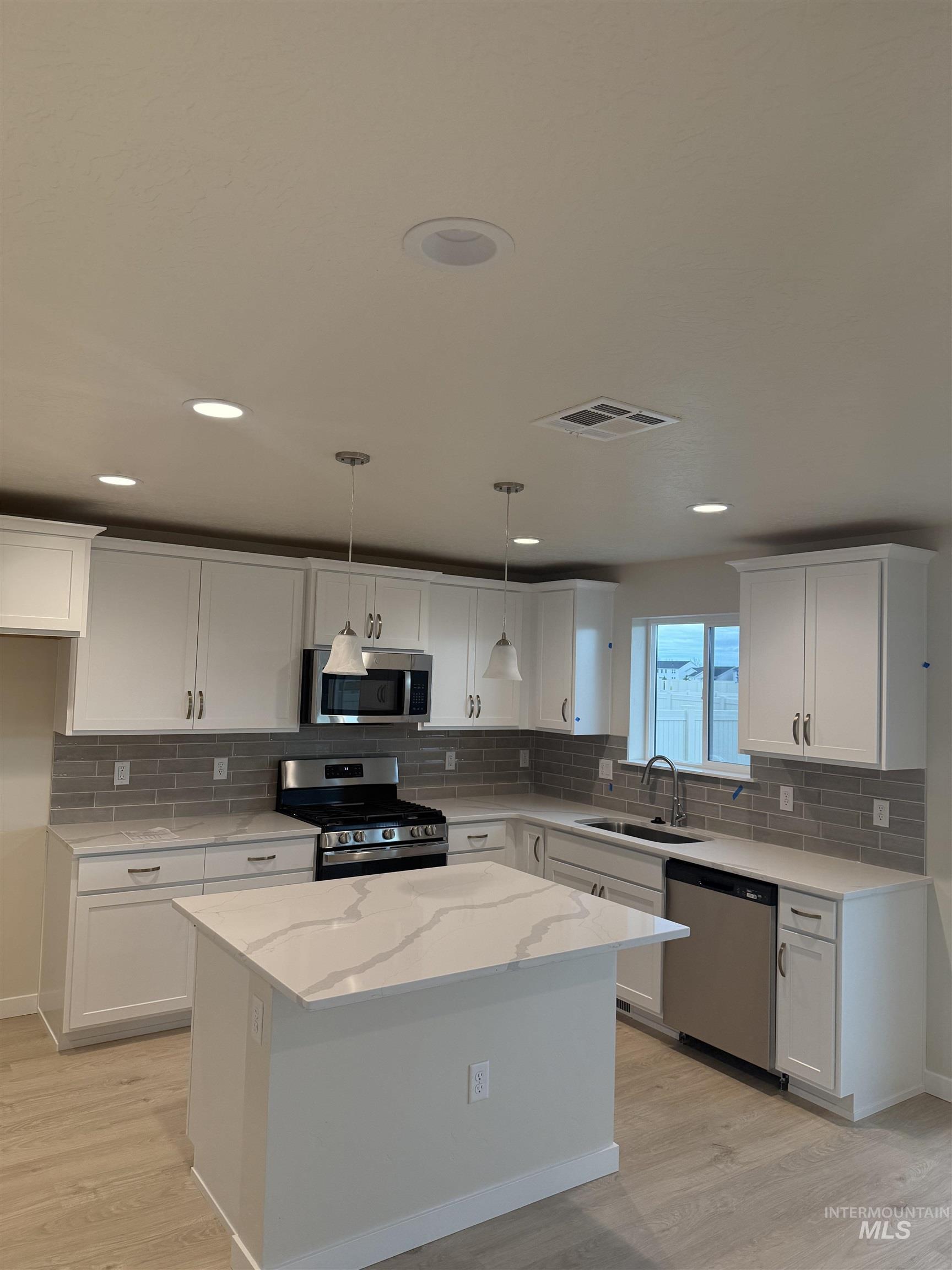 7667 E Westing House St, Nampa, Idaho 83687, 3 Bedrooms, 2.5 Bathrooms, Residential For Sale, Price $420,724,MLS 98957839