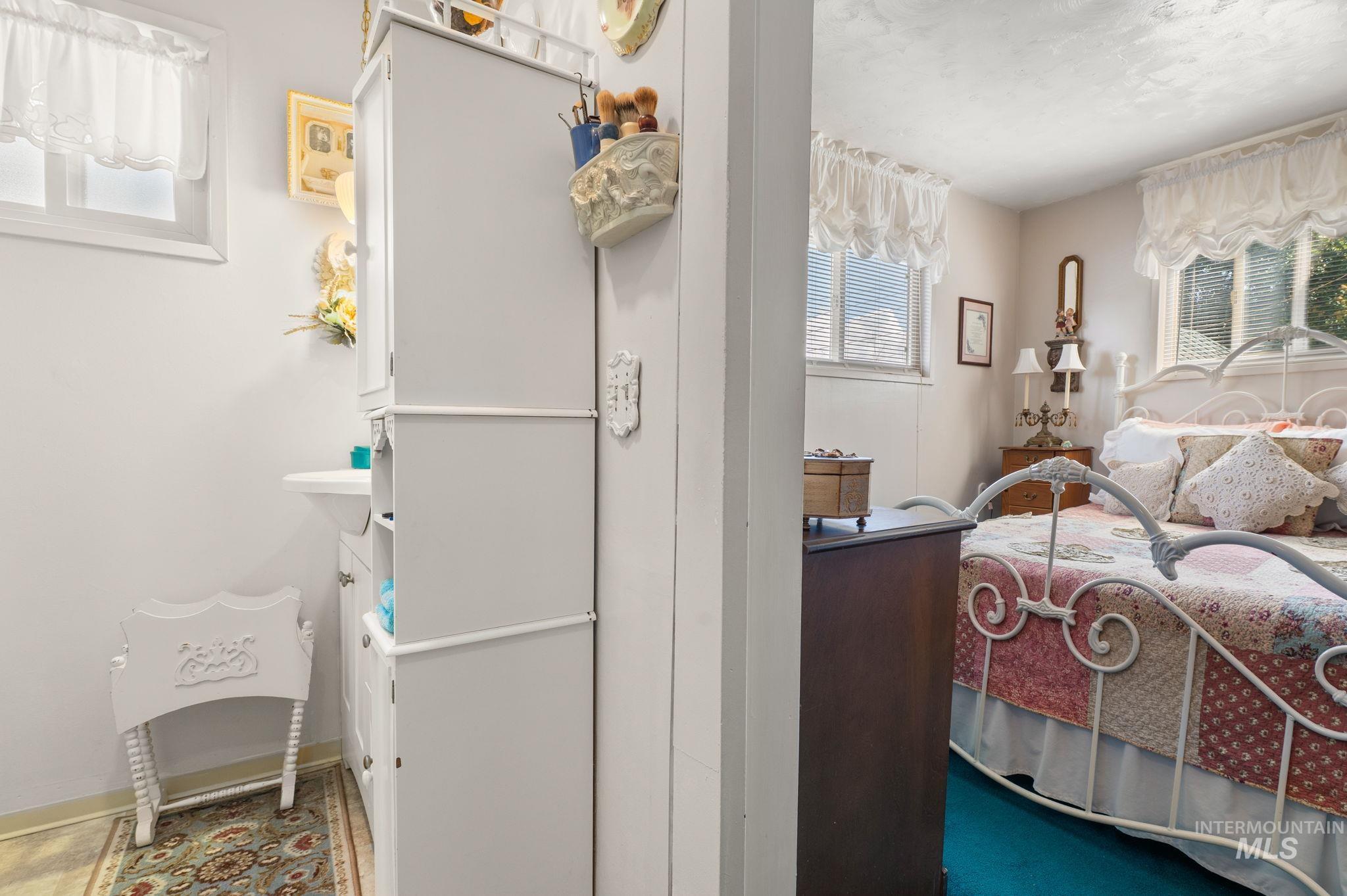 1233 8th Street, Clarkston, Washington 99403, 3 Bedrooms, 2 Bathrooms, Residential For Sale, Price $325,000,MLS 98957861