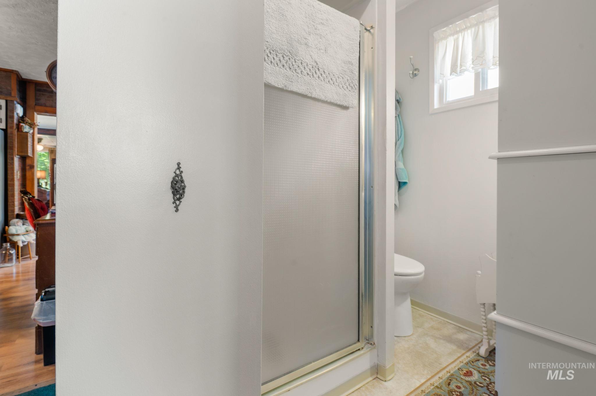 1233 8th Street, Clarkston, Washington 99403, 3 Bedrooms, 2 Bathrooms, Residential For Sale, Price $325,000,MLS 98957861