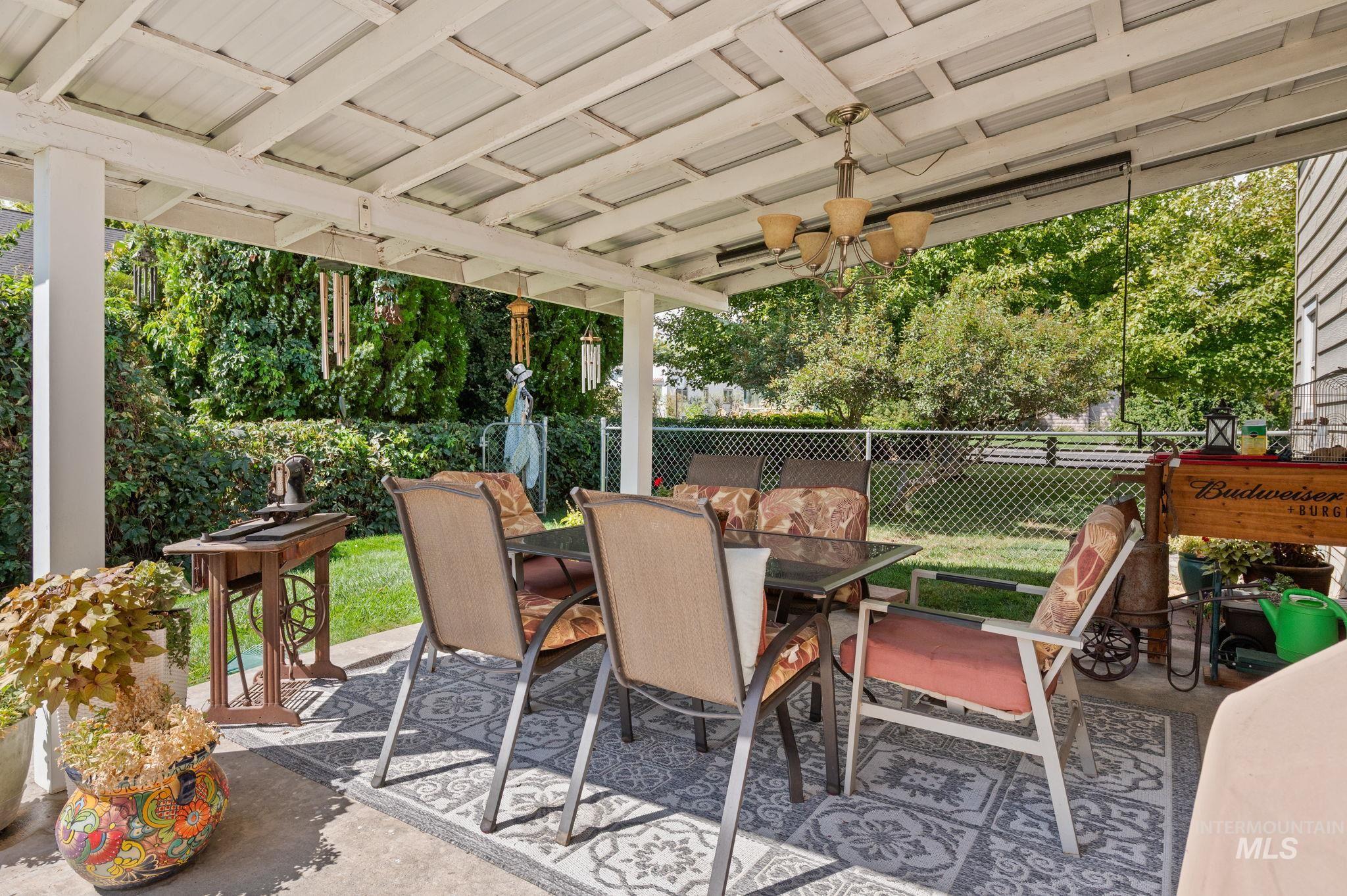 1233 8th Street, Clarkston, Washington 99403, 3 Bedrooms, 2 Bathrooms, Residential For Sale, Price $325,000,MLS 98957861