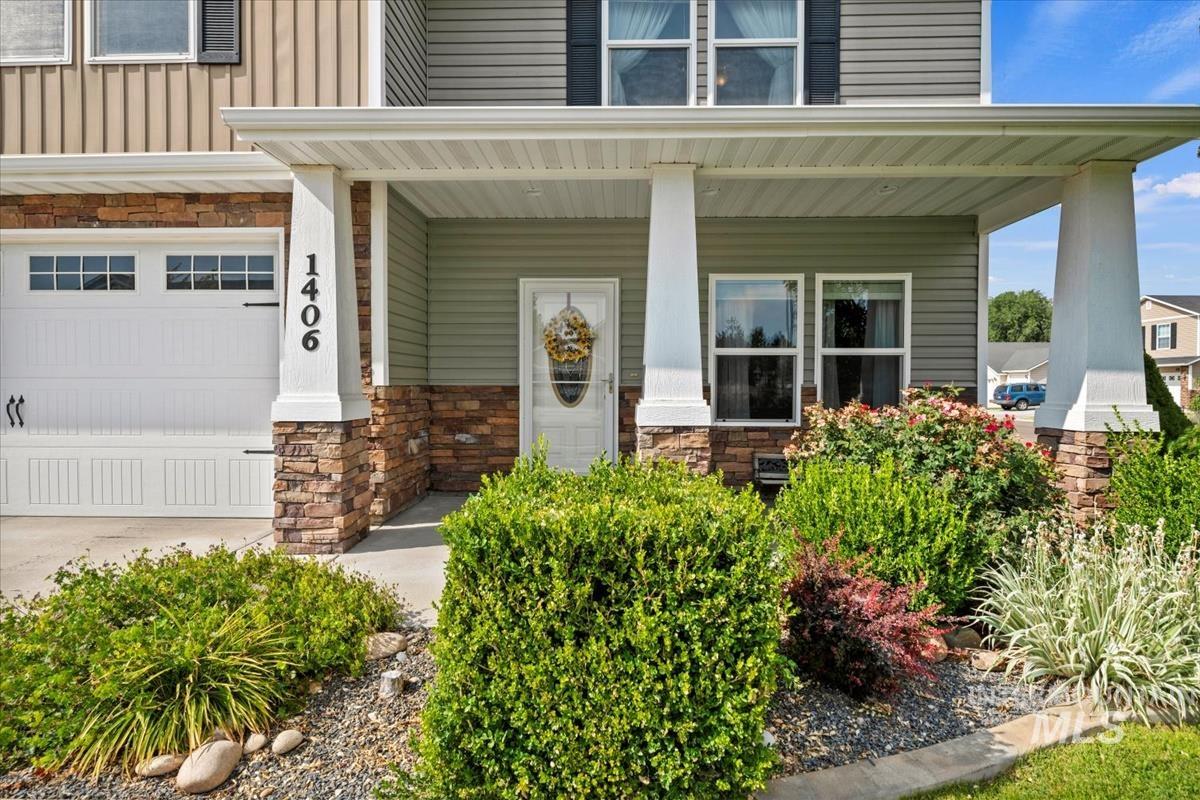 1406 W Crystal Falls Ave, Nampa, Idaho 83651, 4 Bedrooms, 3 Bathrooms, Residential For Sale, Price $694,999,MLS 98957866