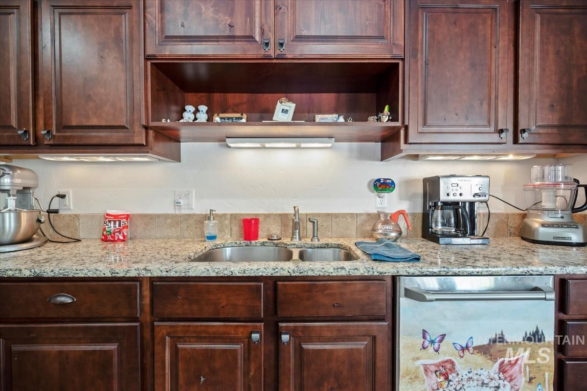 1406 W Crystal Falls Ave, Nampa, Idaho 83651, 4 Bedrooms, 3 Bathrooms, Residential For Sale, Price $694,999,MLS 98957866