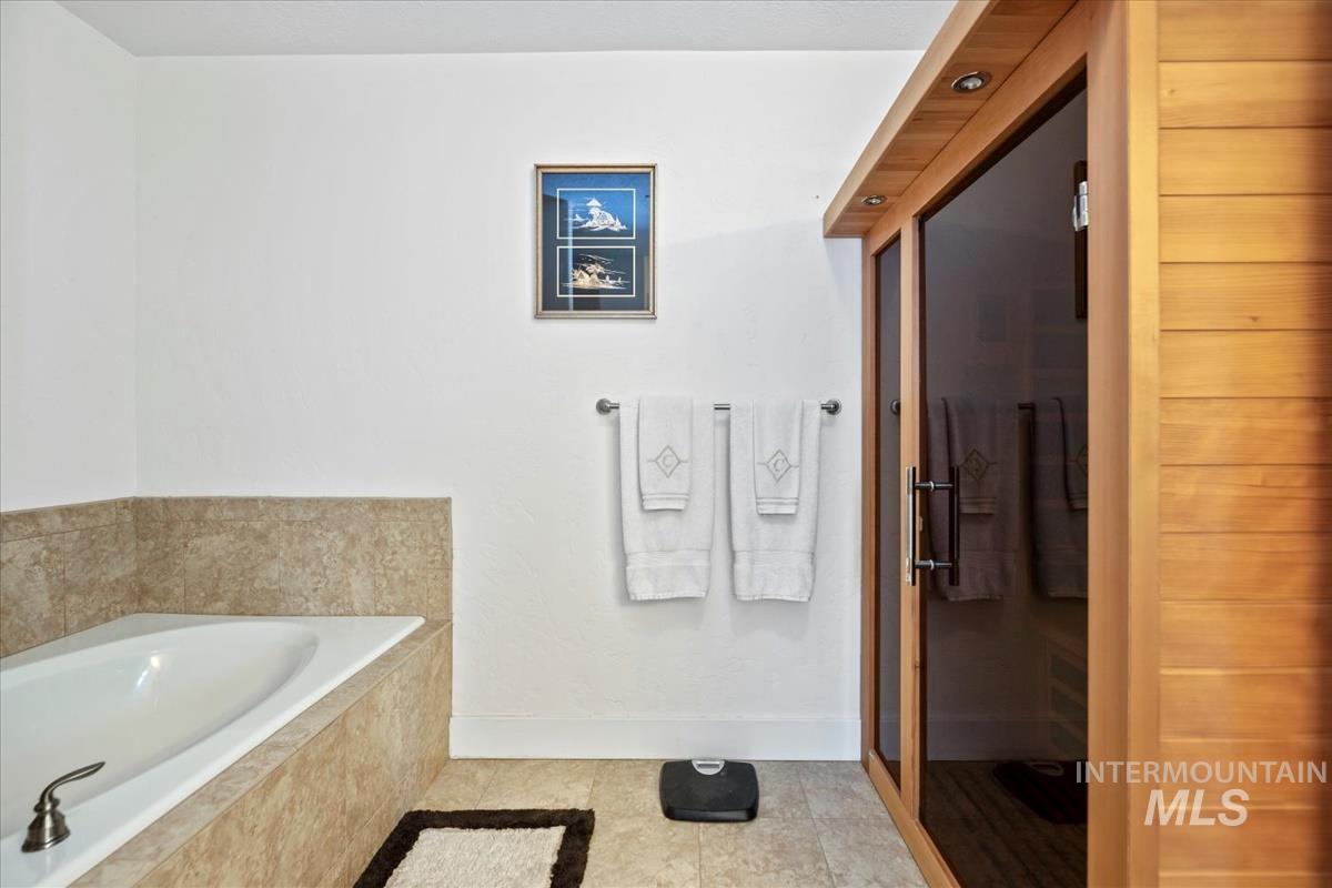 1406 W Crystal Falls Ave, Nampa, Idaho 83651, 4 Bedrooms, 3 Bathrooms, Residential For Sale, Price $694,999,MLS 98957866