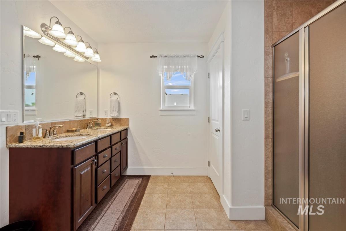 1406 W Crystal Falls Ave, Nampa, Idaho 83651, 4 Bedrooms, 3 Bathrooms, Residential For Sale, Price $694,999,MLS 98957866