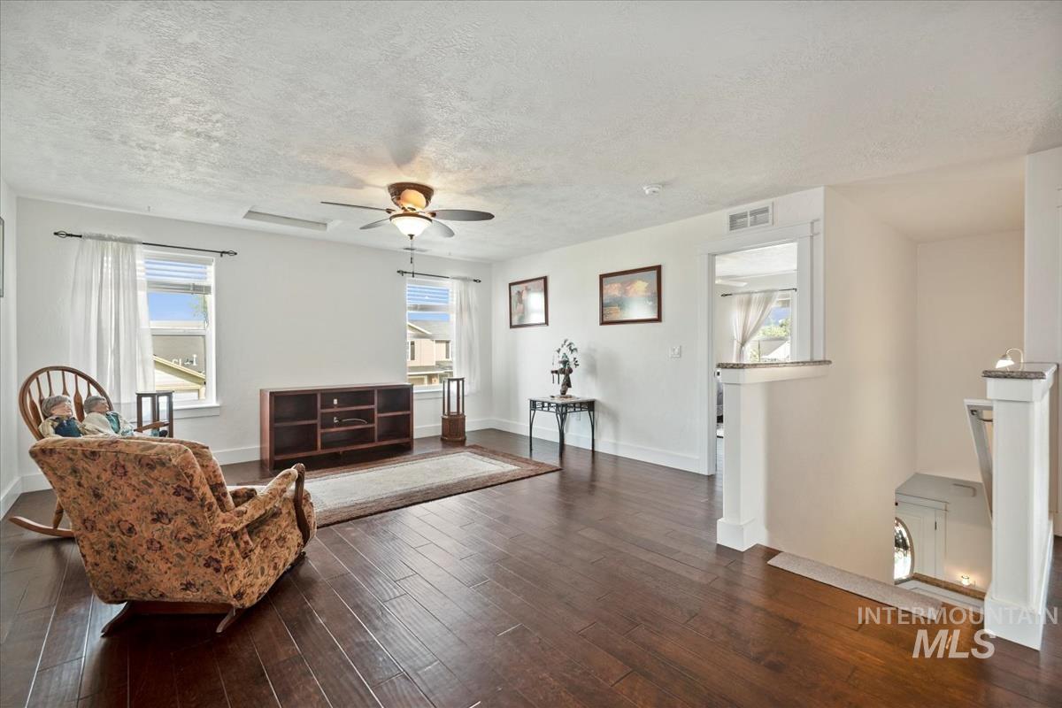 1406 W Crystal Falls Ave, Nampa, Idaho 83651, 4 Bedrooms, 3 Bathrooms, Residential For Sale, Price $694,999,MLS 98957866