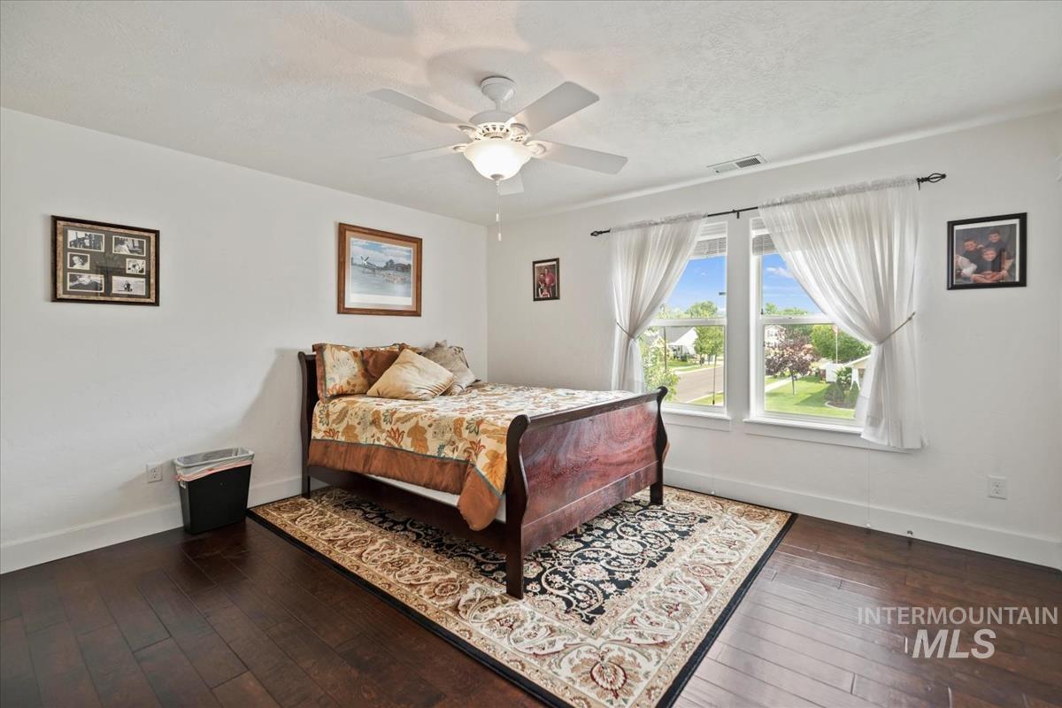 1406 W Crystal Falls Ave, Nampa, Idaho 83651, 4 Bedrooms, 3 Bathrooms, Residential For Sale, Price $694,999,MLS 98957866