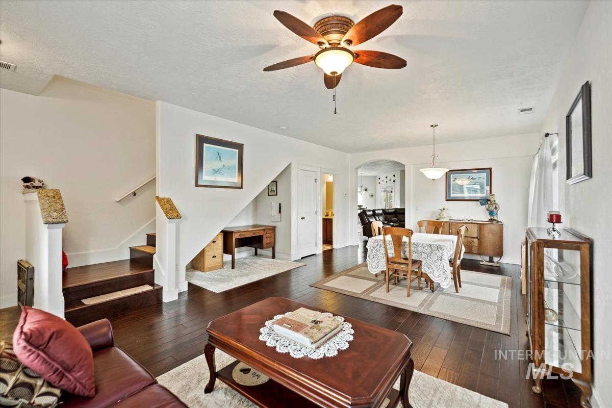 1406 W Crystal Falls Ave, Nampa, Idaho 83651, 4 Bedrooms, 3 Bathrooms, Residential For Sale, Price $694,999,MLS 98957866