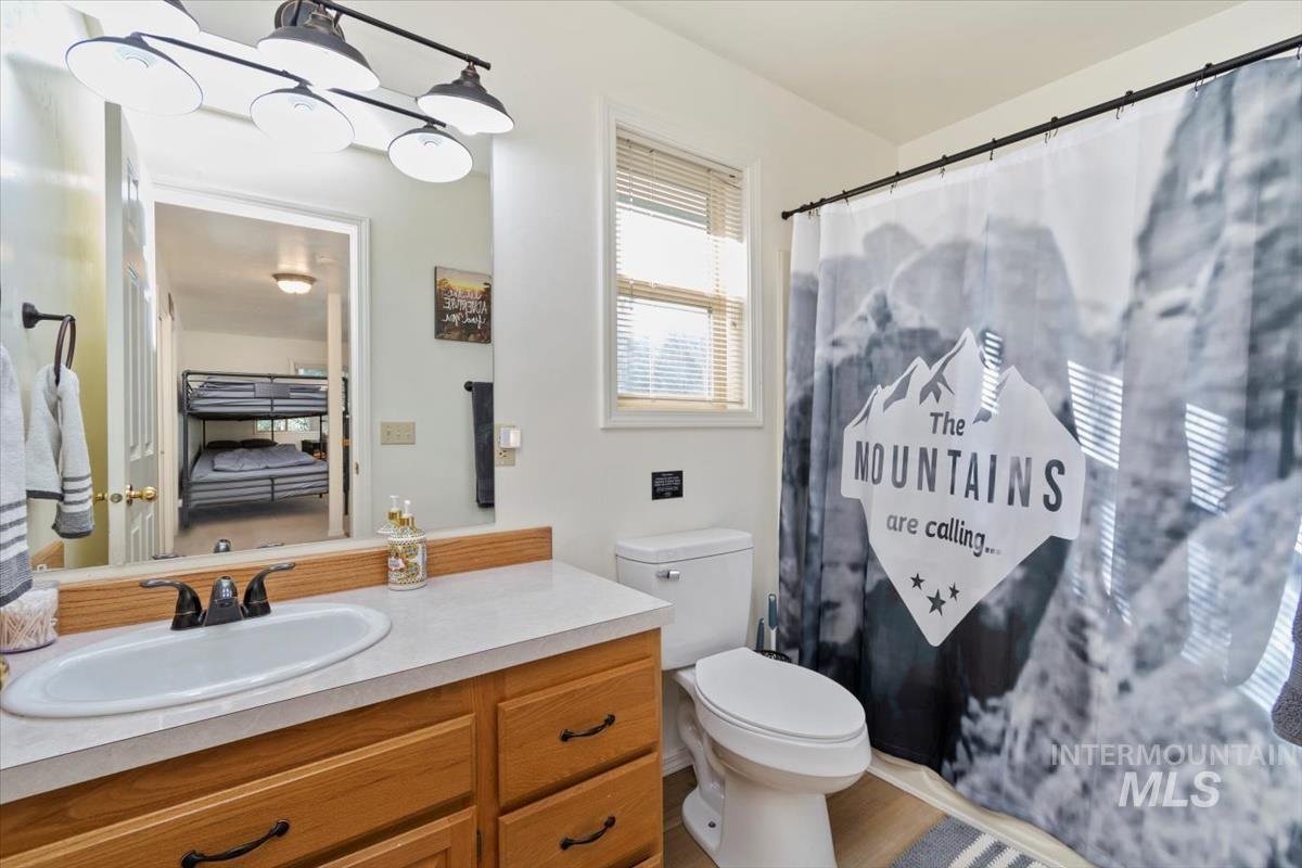 1496 Pine Ridge Dr, Cascade, Idaho 83611, 4 Bedrooms, 4 Bathrooms, Residential For Sale, Price $825,000,MLS 98957879