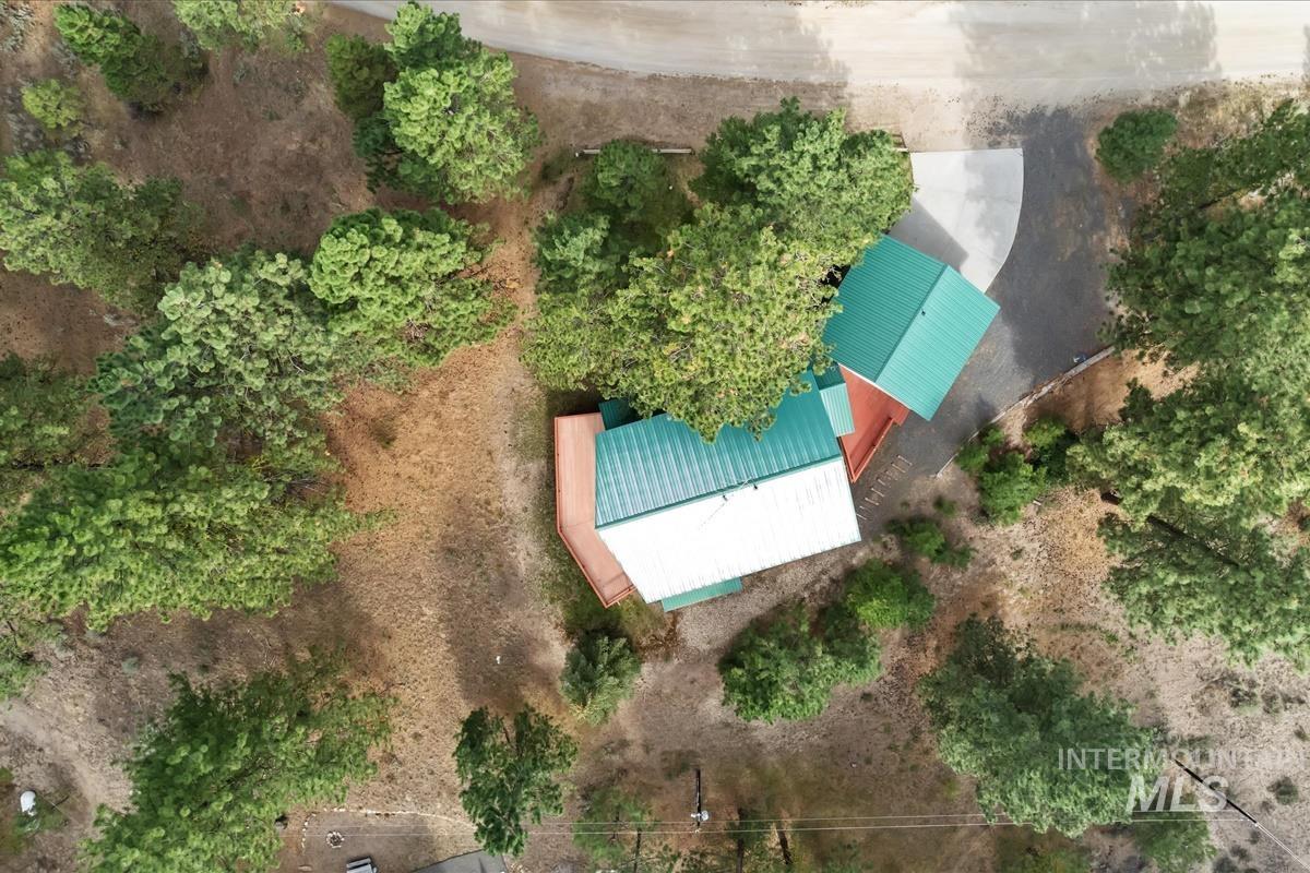 1496 Pine Ridge Dr, Cascade, Idaho 83611, 4 Bedrooms, 4 Bathrooms, Residential For Sale, Price $825,000,MLS 98957879