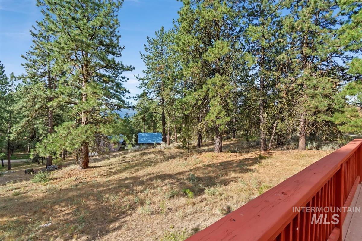 1496 Pine Ridge Dr, Cascade, Idaho 83611, 4 Bedrooms, 4 Bathrooms, Residential For Sale, Price $825,000,MLS 98957879