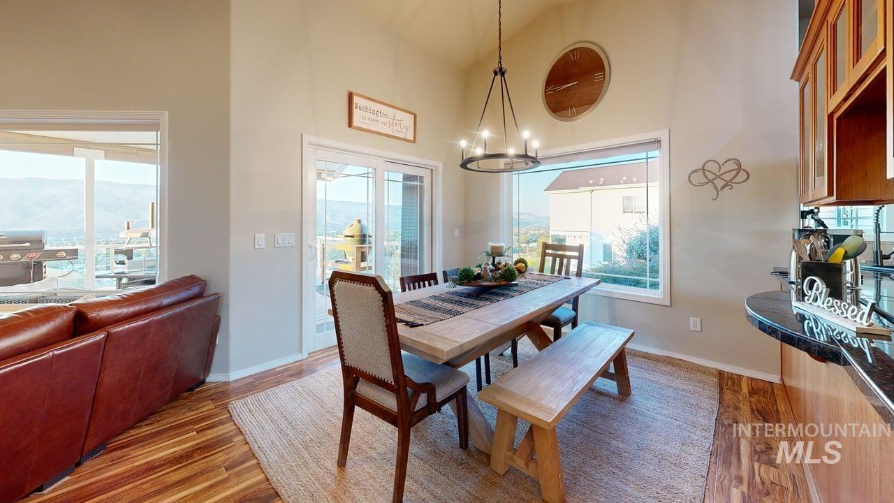 1724 Ridgeview Dr., Clarkston, Washington 99403, 4 Bedrooms, 4 Bathrooms, Residential For Sale, Price $615,000,MLS 98957900