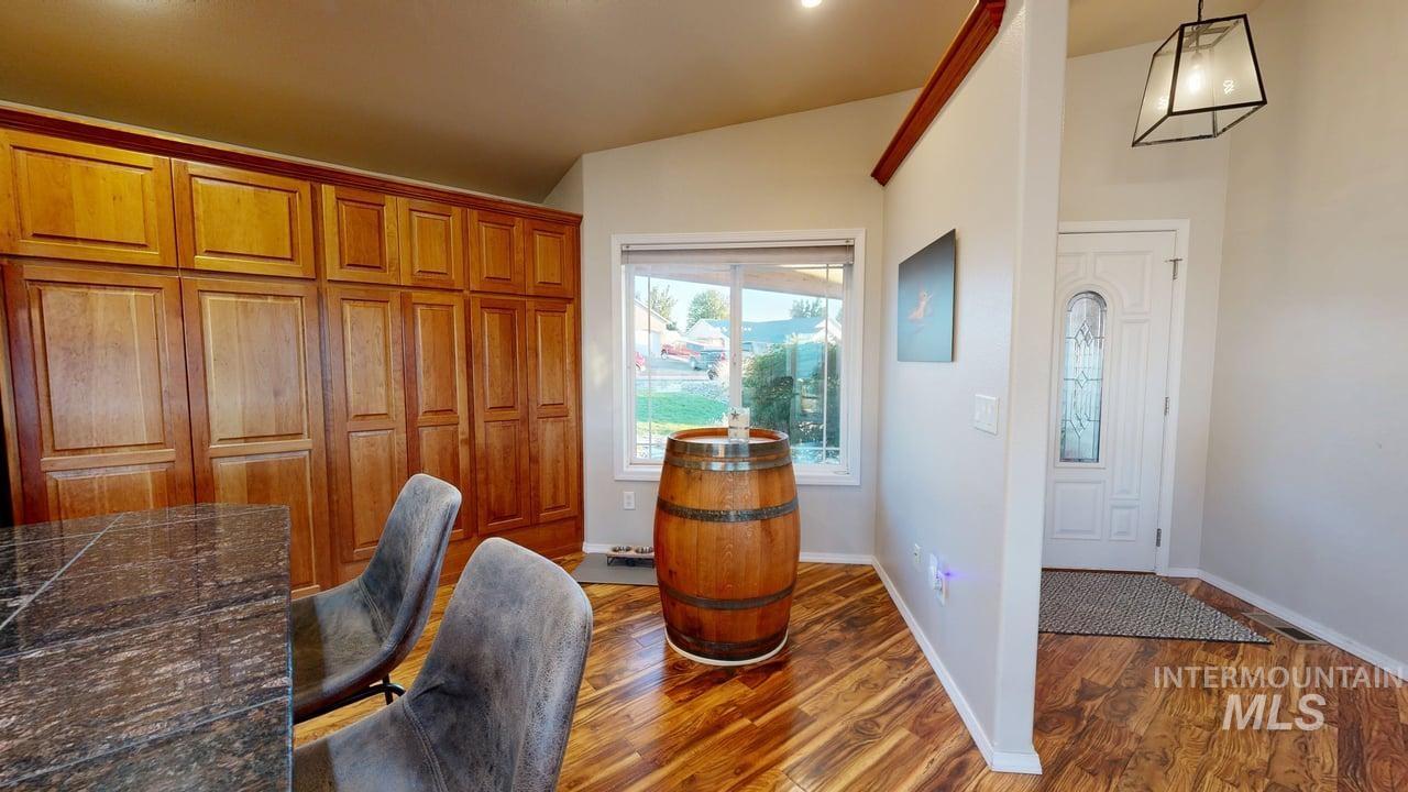 1724 Ridgeview Dr., Clarkston, Washington 99403, 4 Bedrooms, 4 Bathrooms, Residential For Sale, Price $615,000,MLS 98957900