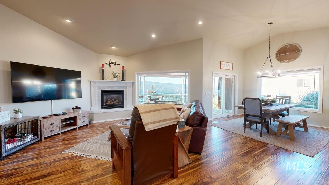 1724 Ridgeview Dr., Clarkston, Washington 99403, 4 Bedrooms, 4 Bathrooms, Residential For Sale, Price $615,000,MLS 98957900